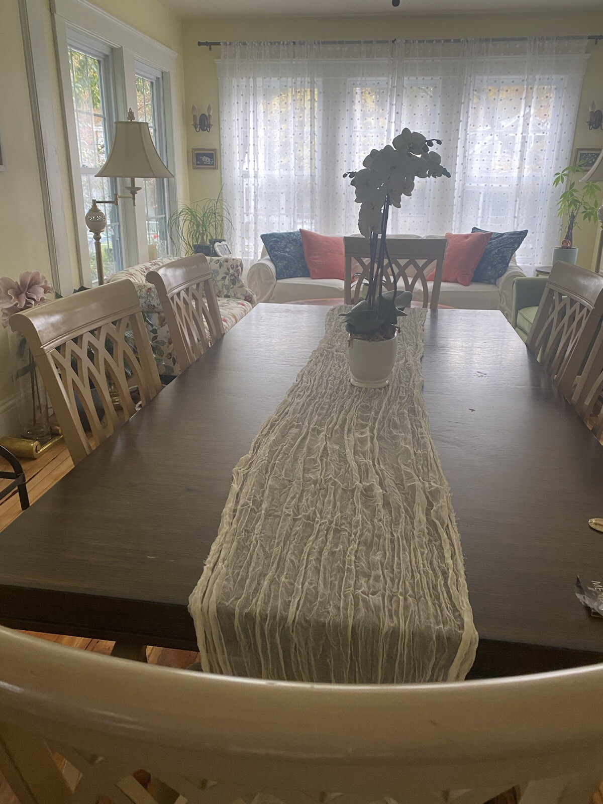 Large Dining Table Seats 10-12, Picture Shown Without the leaf.