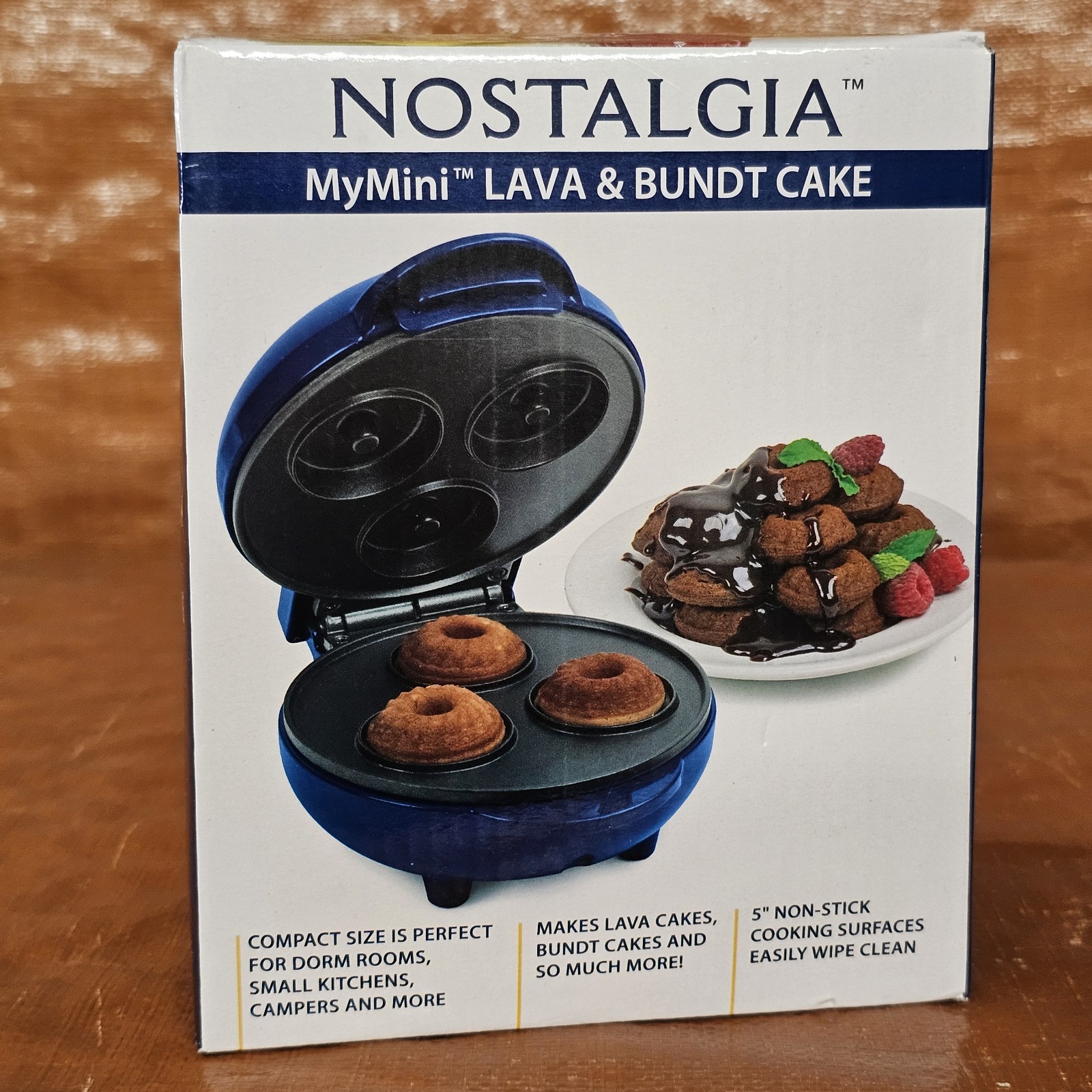 NEW Blue Nostalgia My Mini Lava Donut Muffin And Bundt Cake Maker