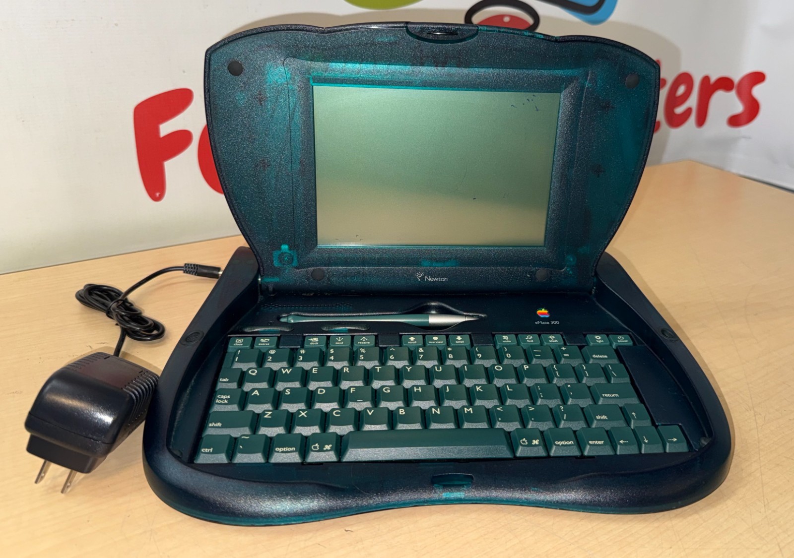 Working Apple Newton eMate 300 Laptop Mobile Portable Computer             #1