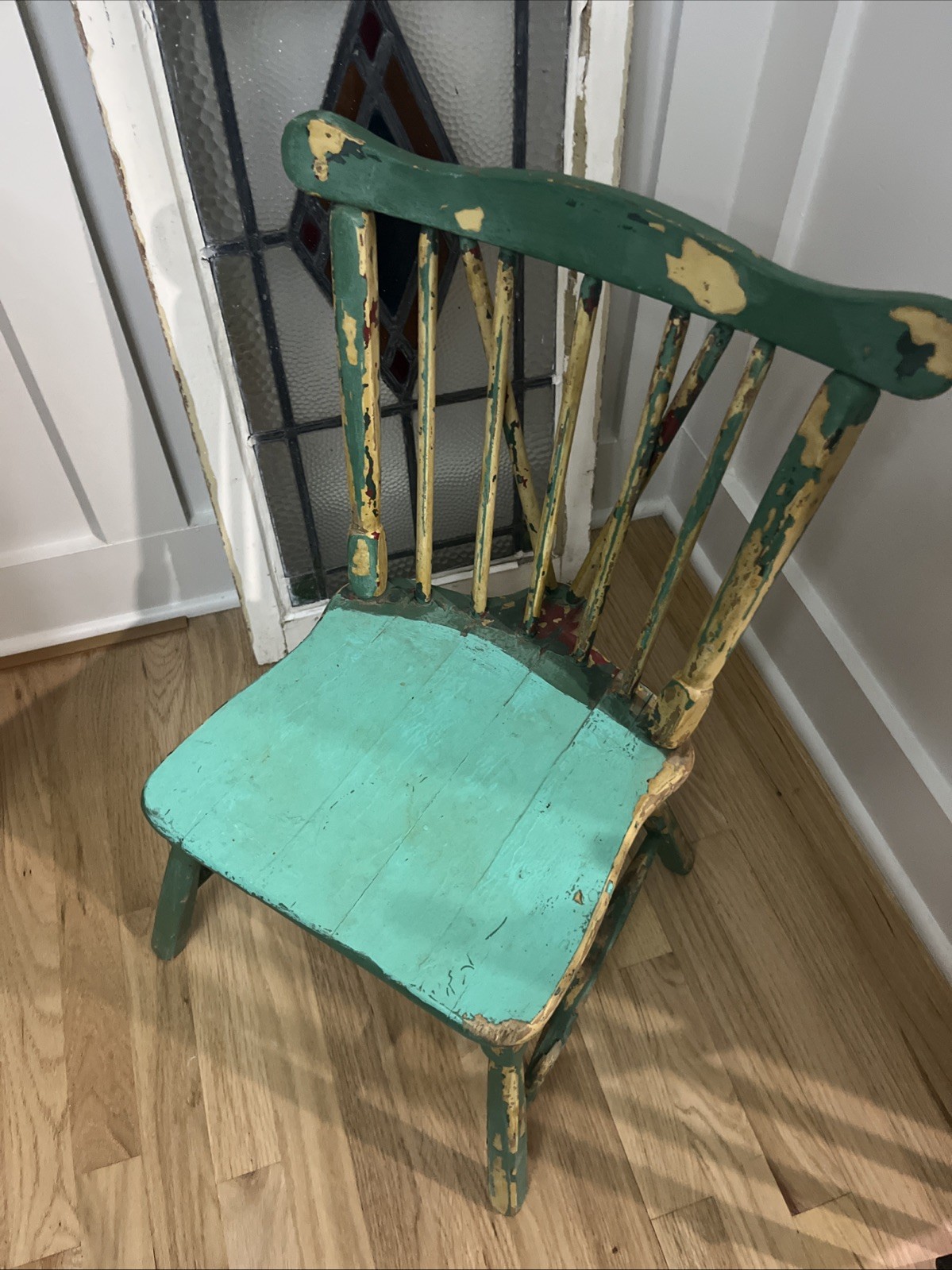 Antique Windsor Child’s Chair Chippy Paint Spindle Brace Back 26” Farmhouse