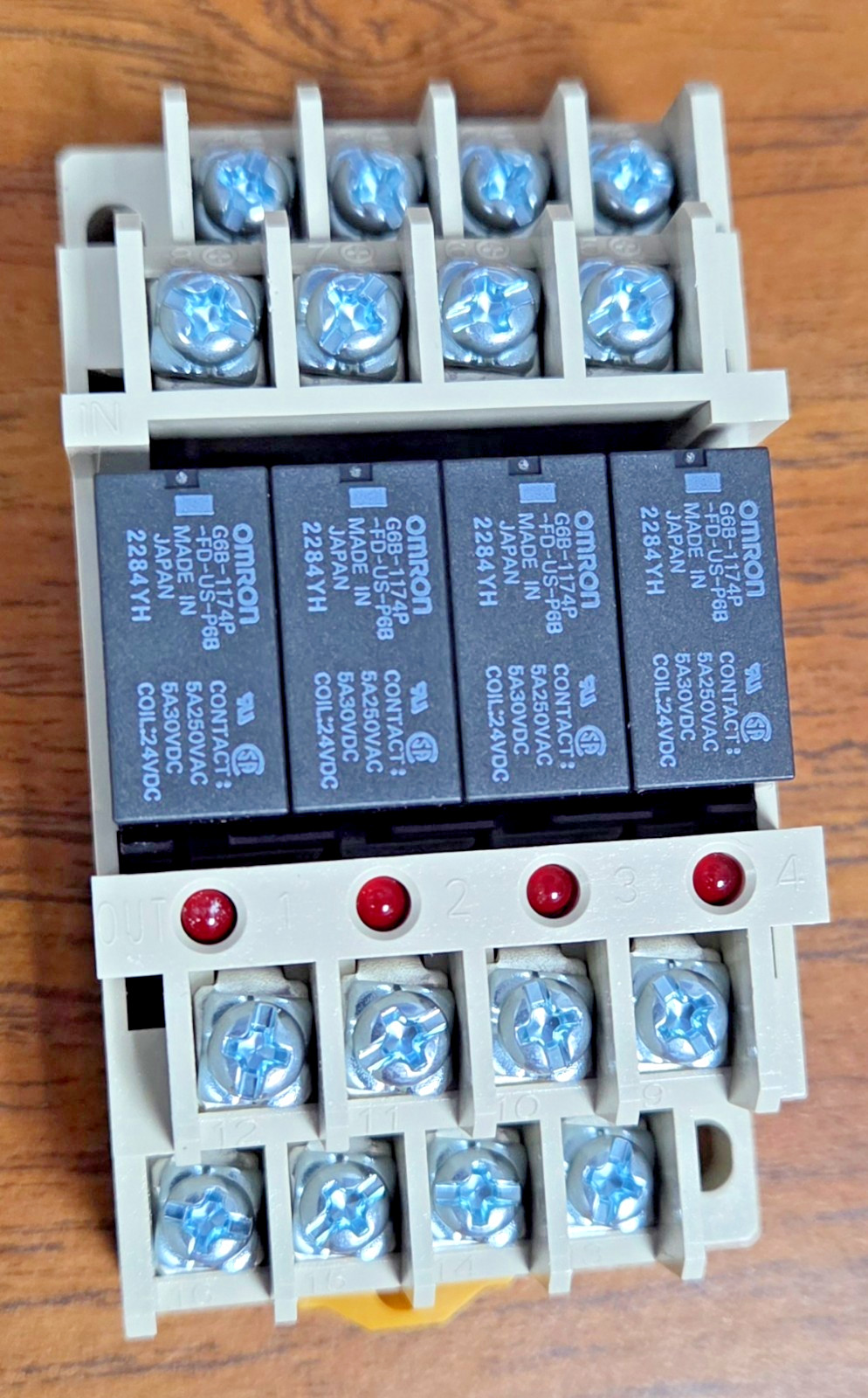 Relay Base & 4 Pack of Omron Relays as Compared to Doosan® PN# ERLYM1227