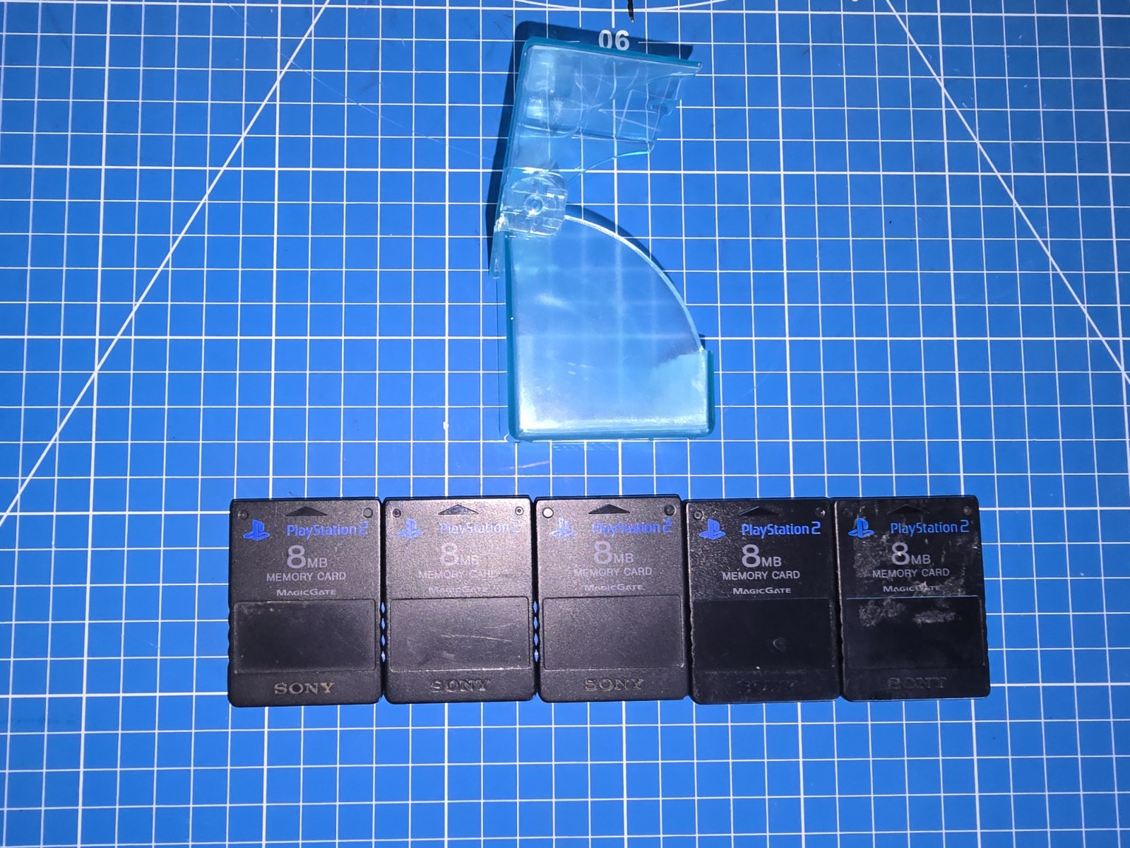Sony PlayStation 2 MagicGate 8MB Memory Card lot of 5 +Case (5PS2Lot)