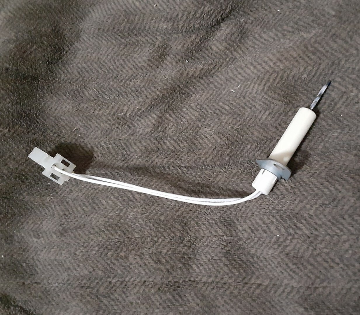 Goodman Janitrol Furnace Hot Surface Ignitor Igniter 0130F00008 0130F00008S