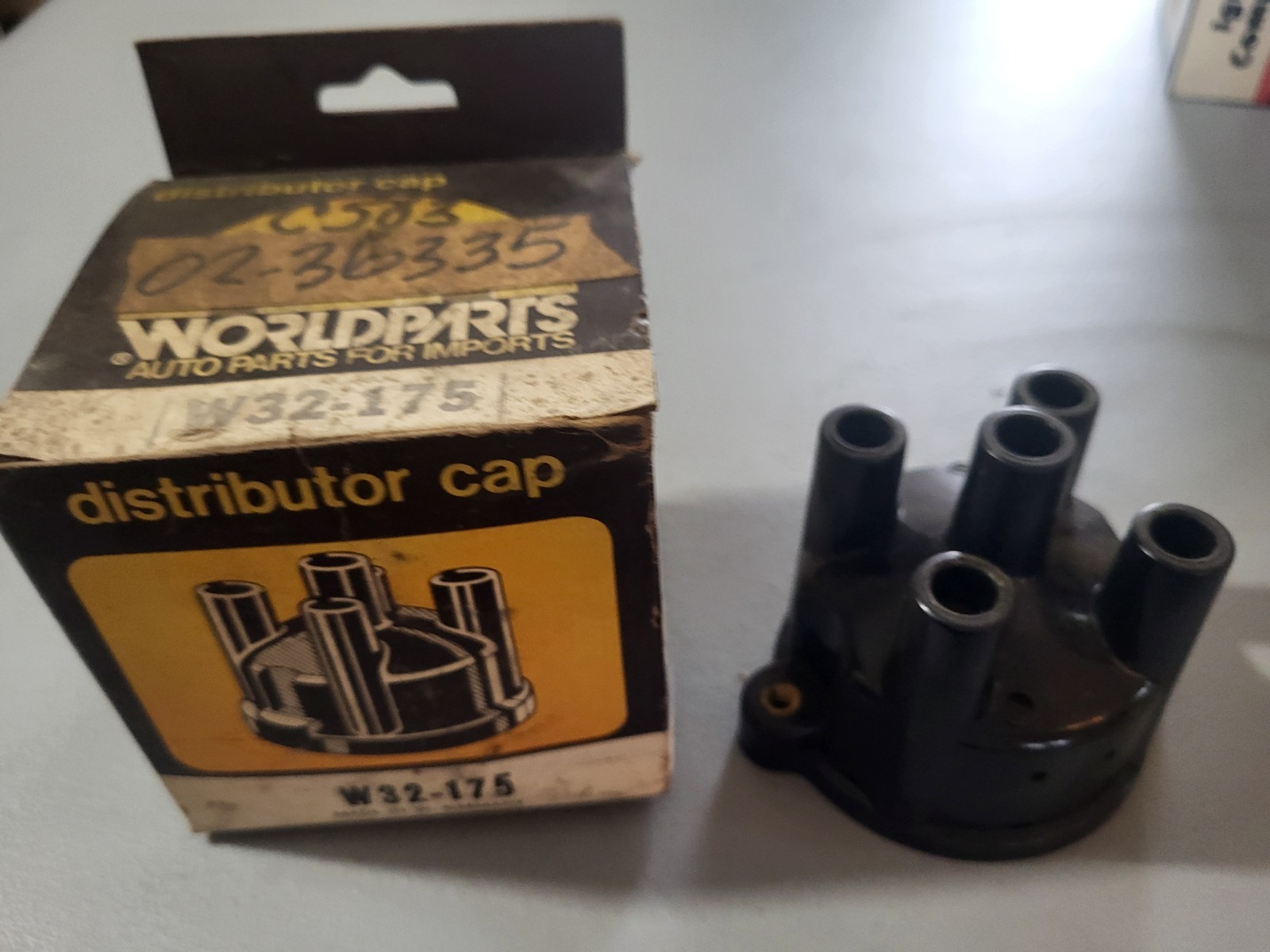 C583 Brass contacts Distributor Cap World Parts W32-175 + Lucas