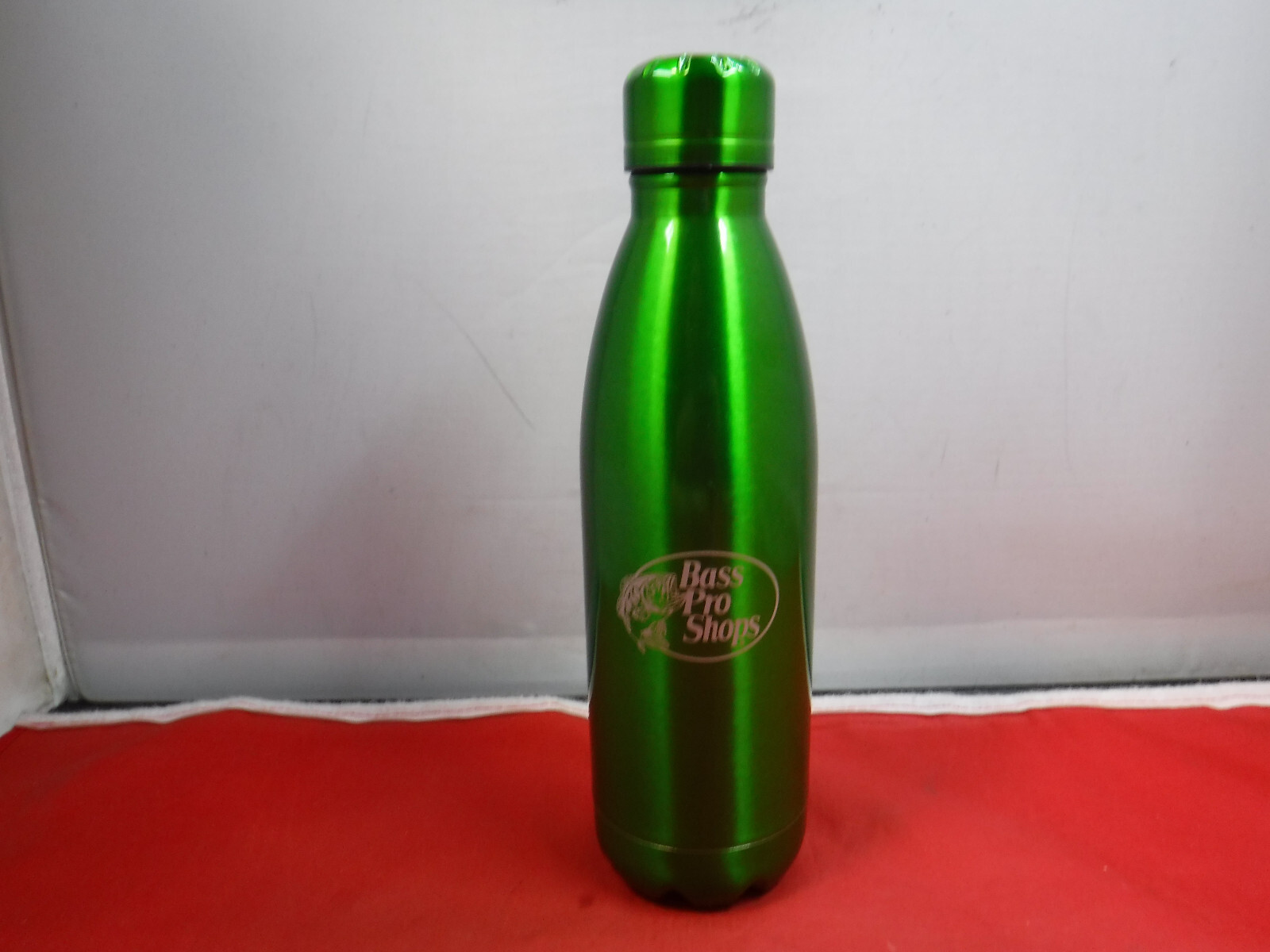 FC13 Bass Pro Shop Green Stainless Steel 17 ounce Twist Lid Water Drink Bottle