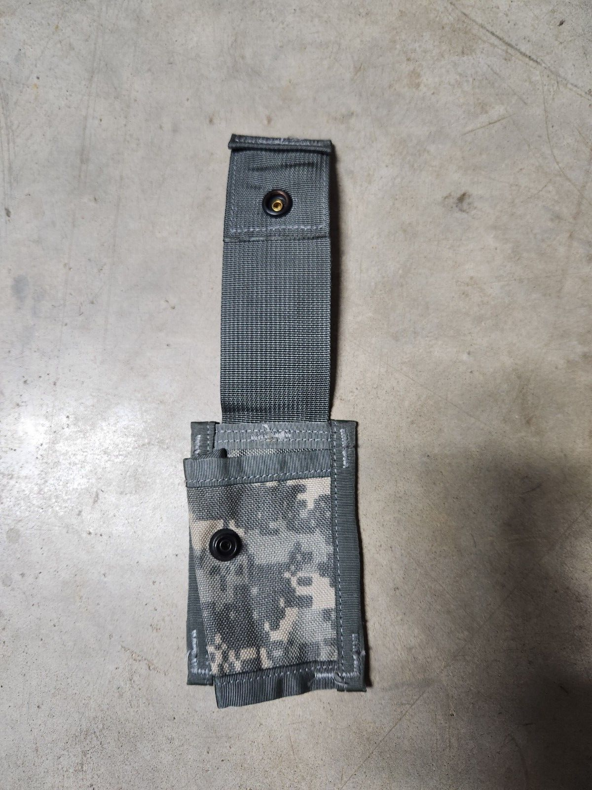 USGI Issued MOLLE II 40mm Single Grenade Pouch ACU UCP