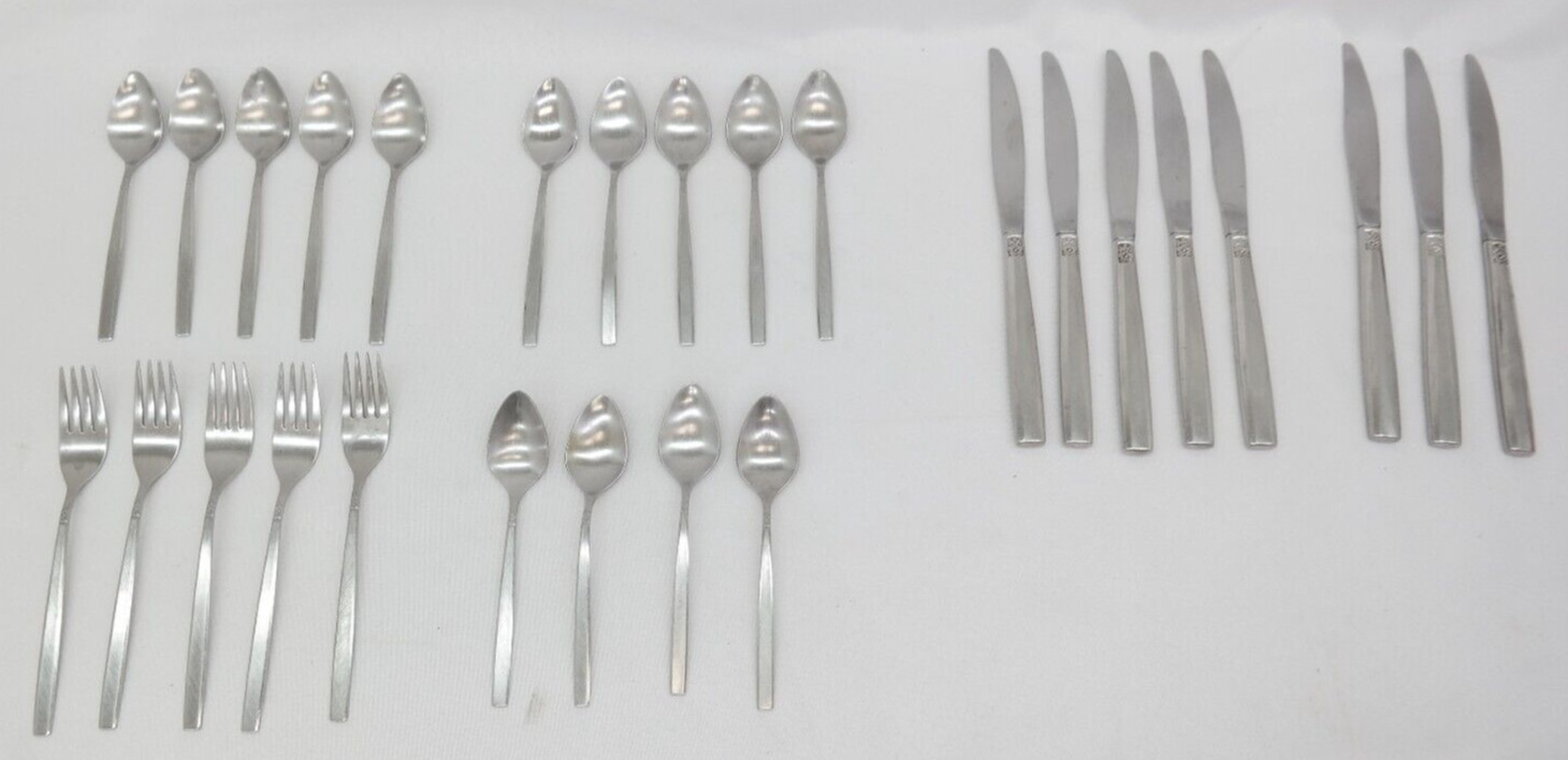 Oneida Melissa Stainless Steel Flatware Floral Pattern Lot of 27 Pieces  TF