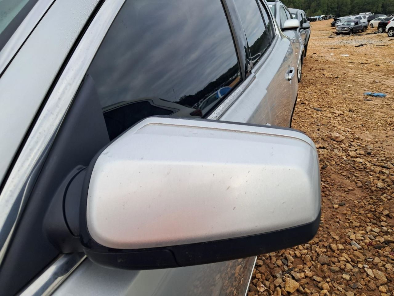 MKS 2009 Glove Box 4804243