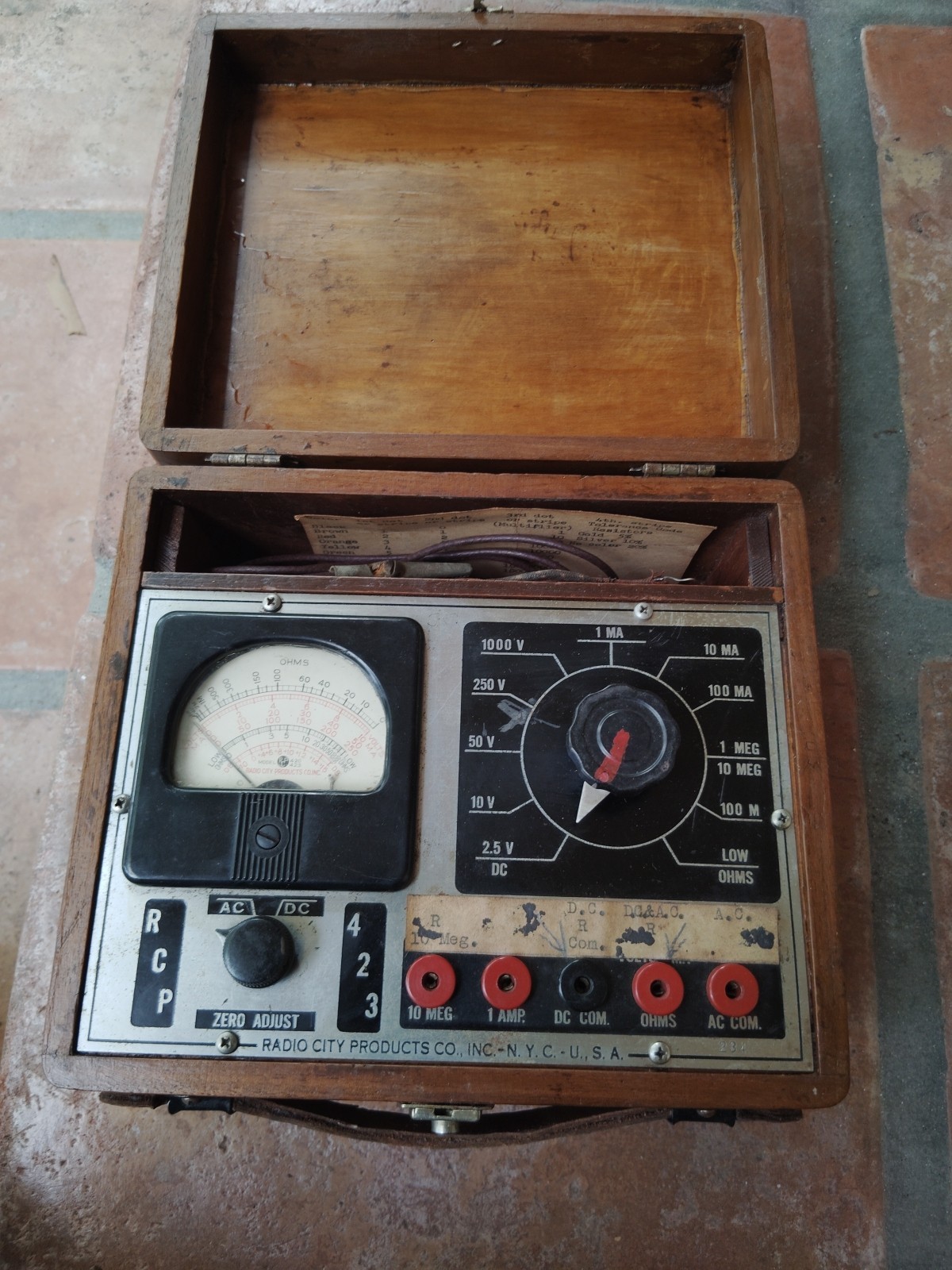 Vintage Radio City Products AC/DC Volt Ohms Meter Model 423 Wood Case