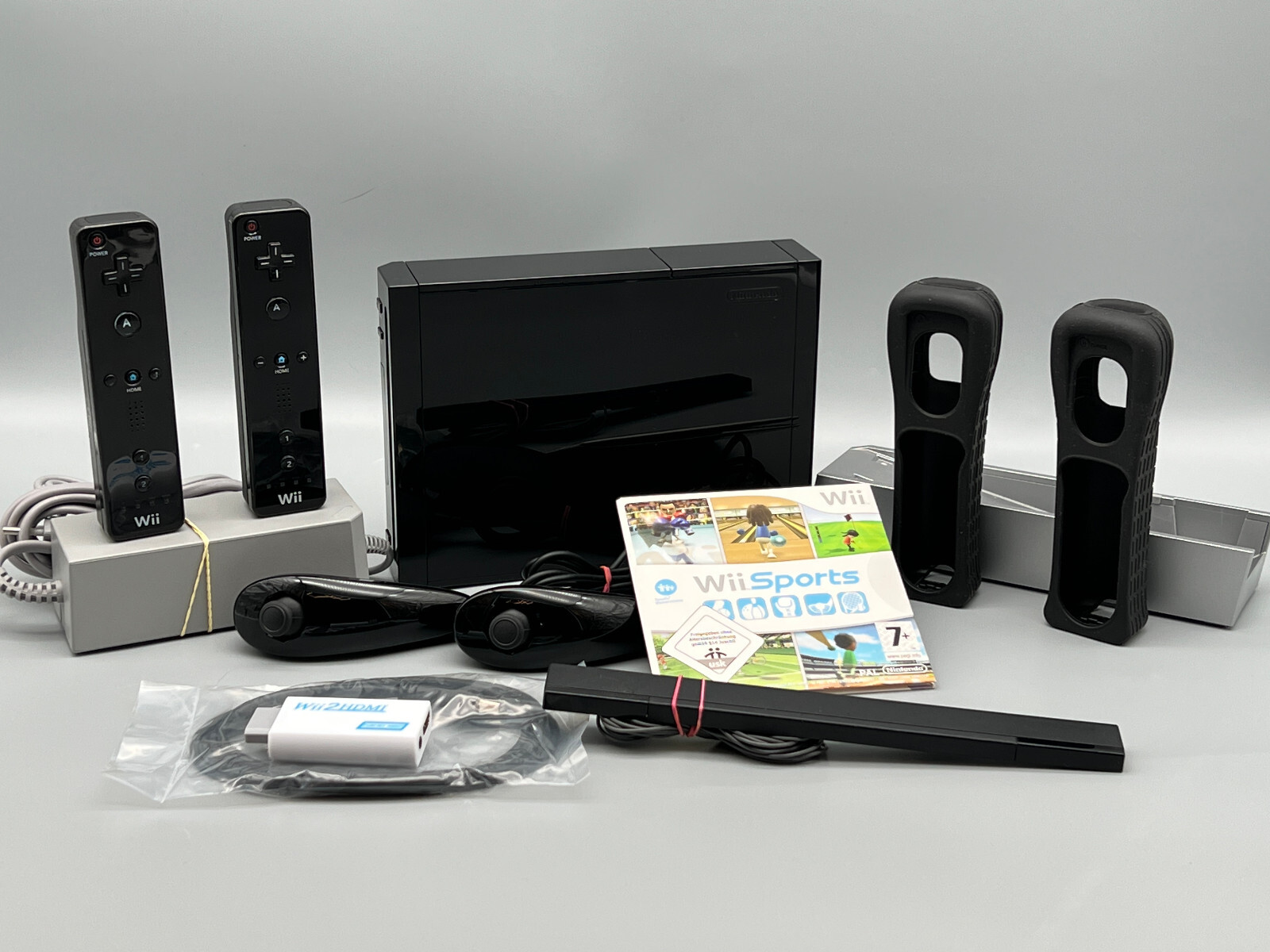 Nintendo Wii 2 Player Complete Set 2 Original Controller Sets + HDMI Connector Set