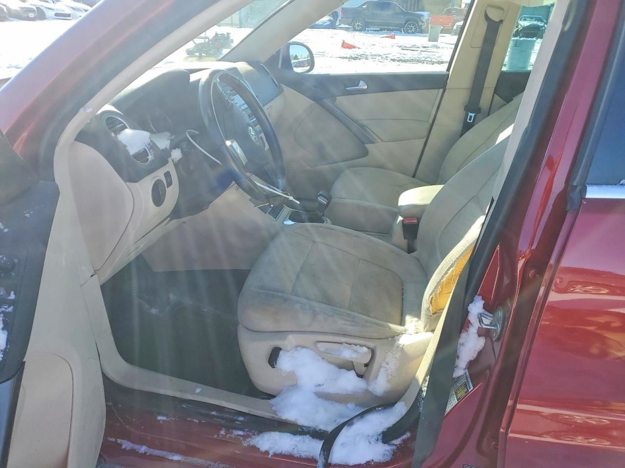 TIGUAN 2009 Glove Box 4993474