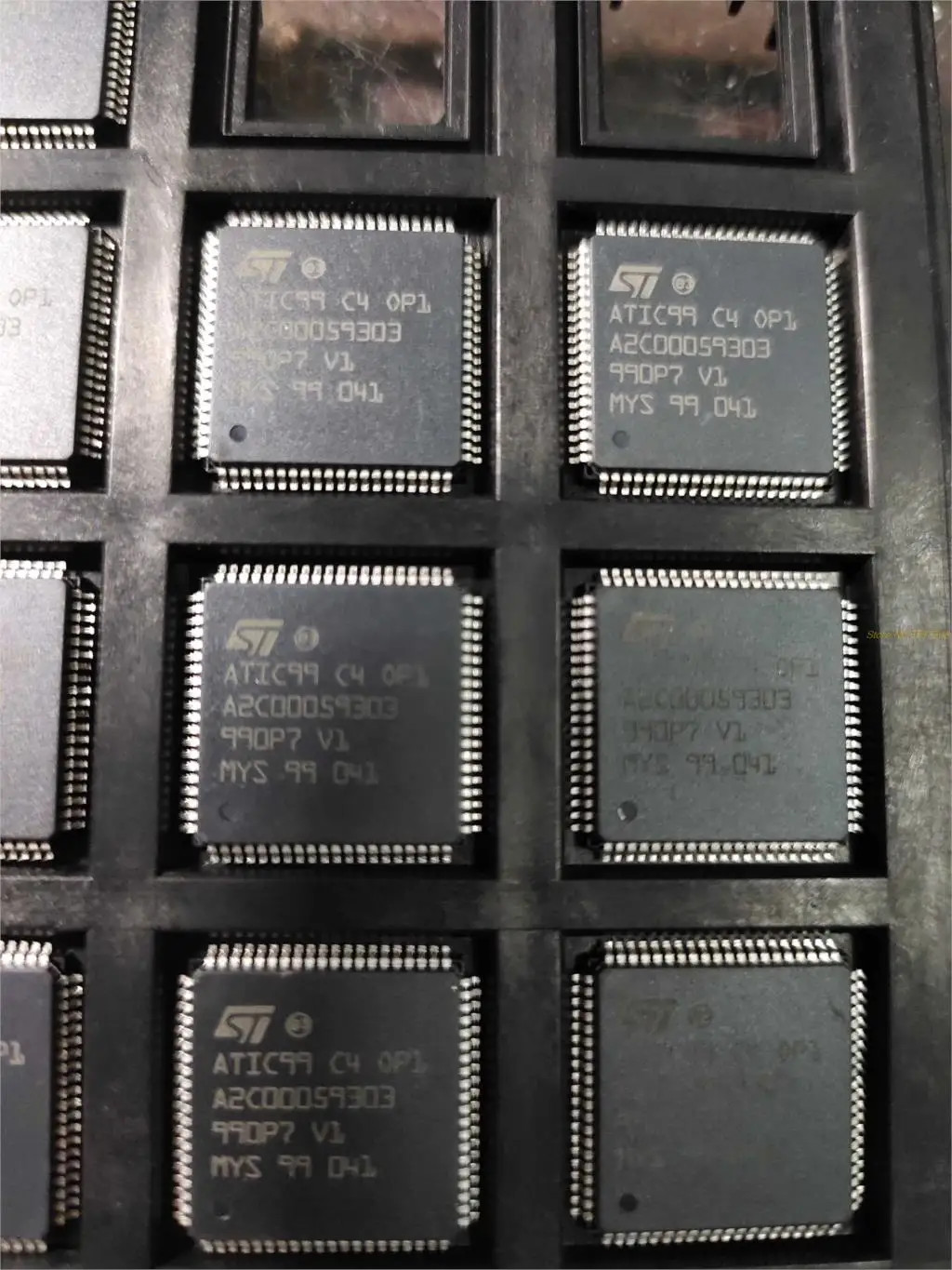 10PCS/Lot New ATIC99 C4 OP1 QFP80 A2C00059303 ATIC99C4 car computer board driver