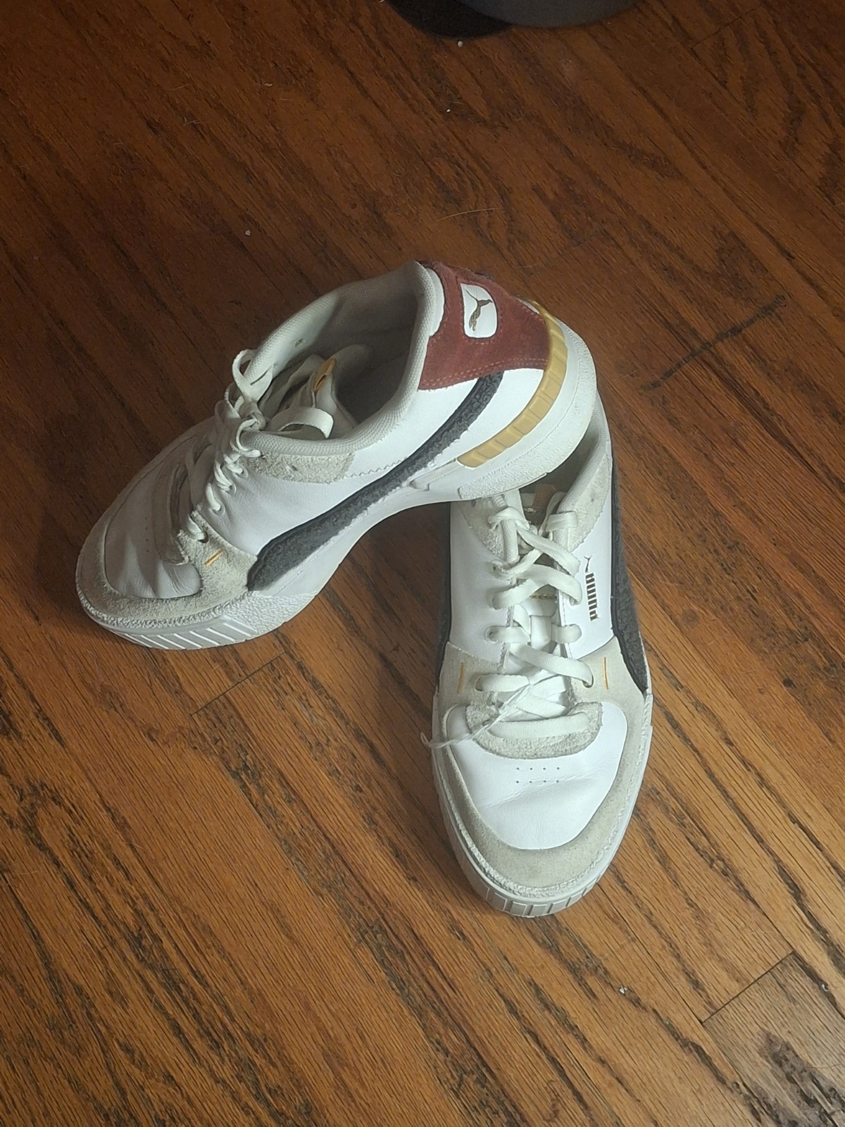 mens athletic shoes