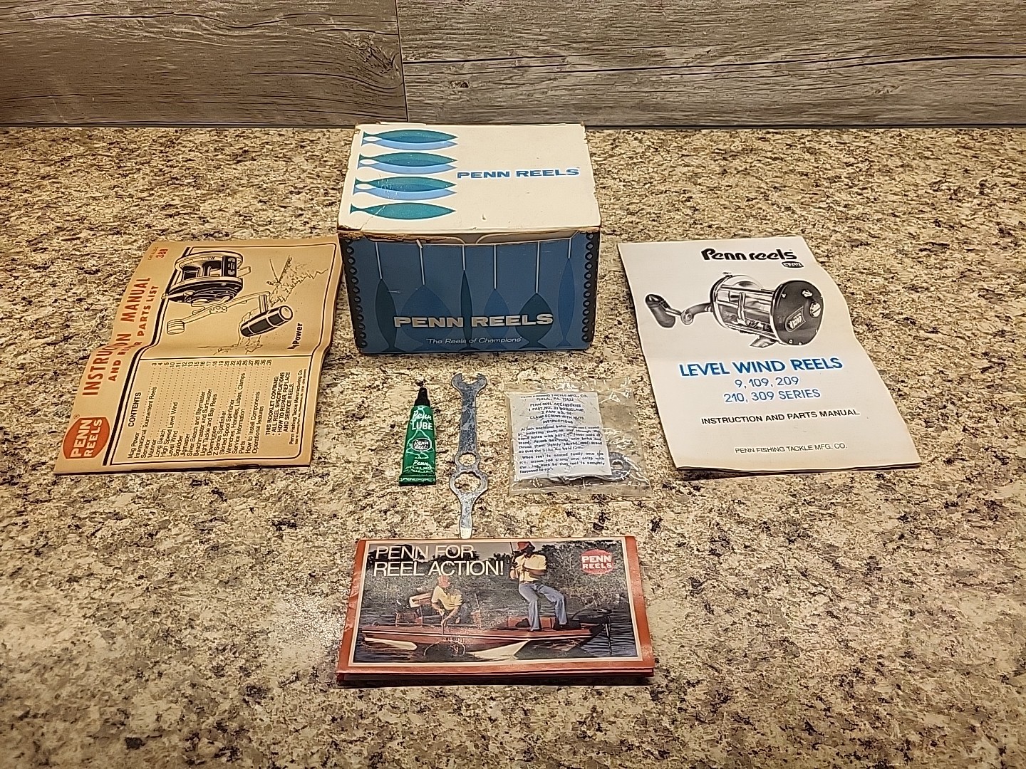 Penn Reel Vintage Box Only With Manual, Wrench, Lube, Rod Clamp 209MS