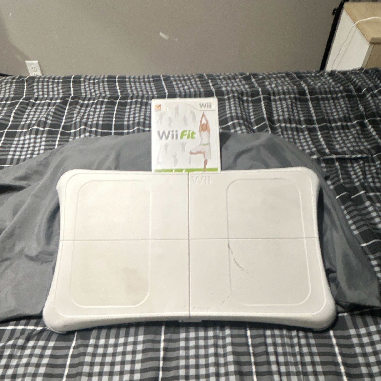 Nintendo Wii Fit Game w/ Wii Balance Board Wireless Fitness (NTSC-U/C)