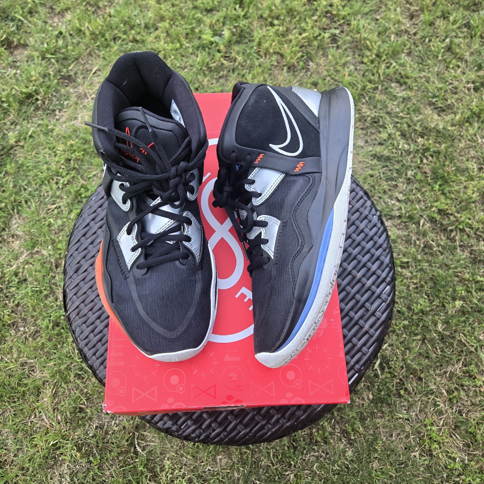 Nike Kyrie 8 Infinity EP Fire Ice DC9134-001 (Size 9.5)