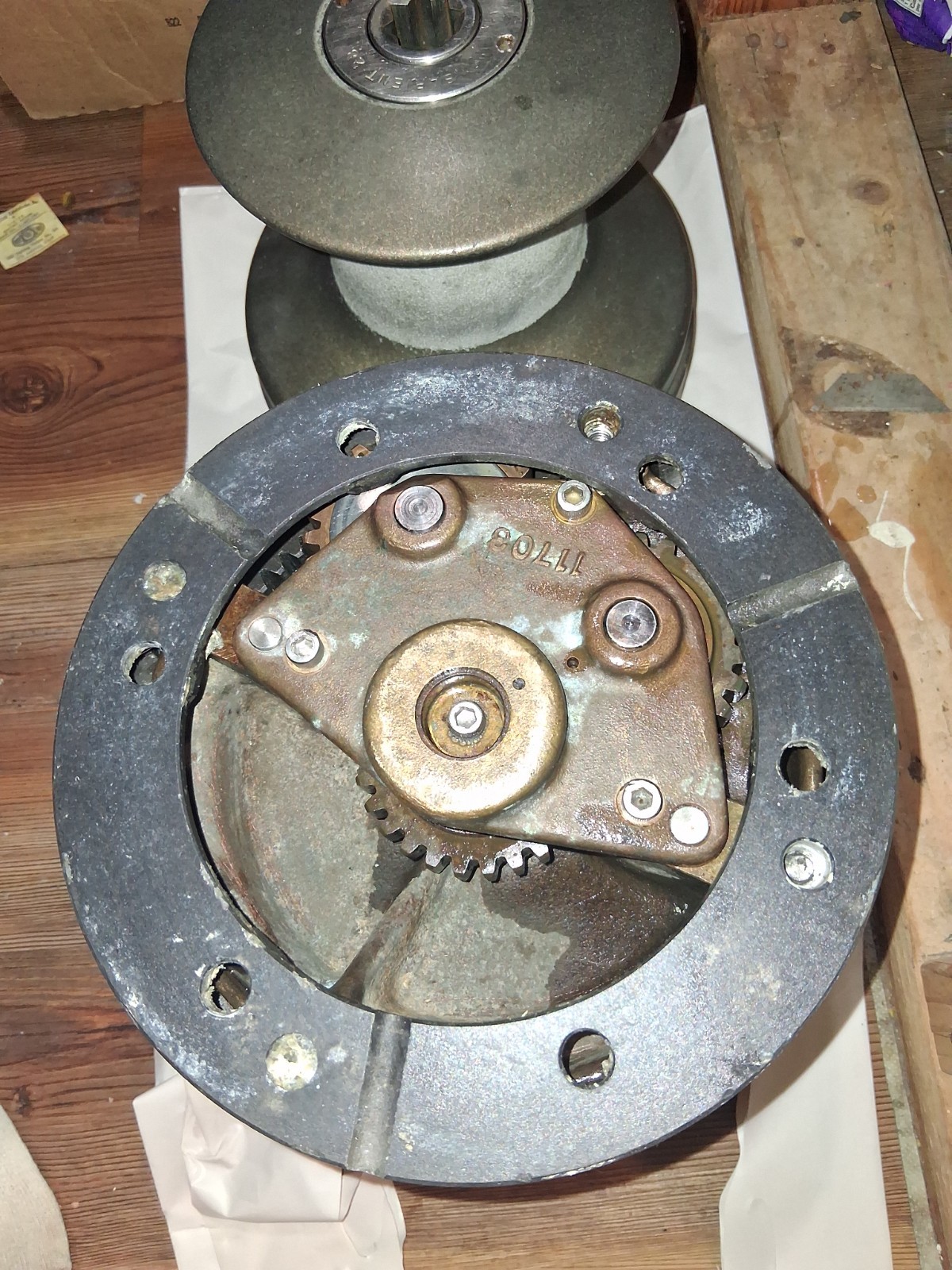 (2) Barient 28 Non Self Tailing Winches