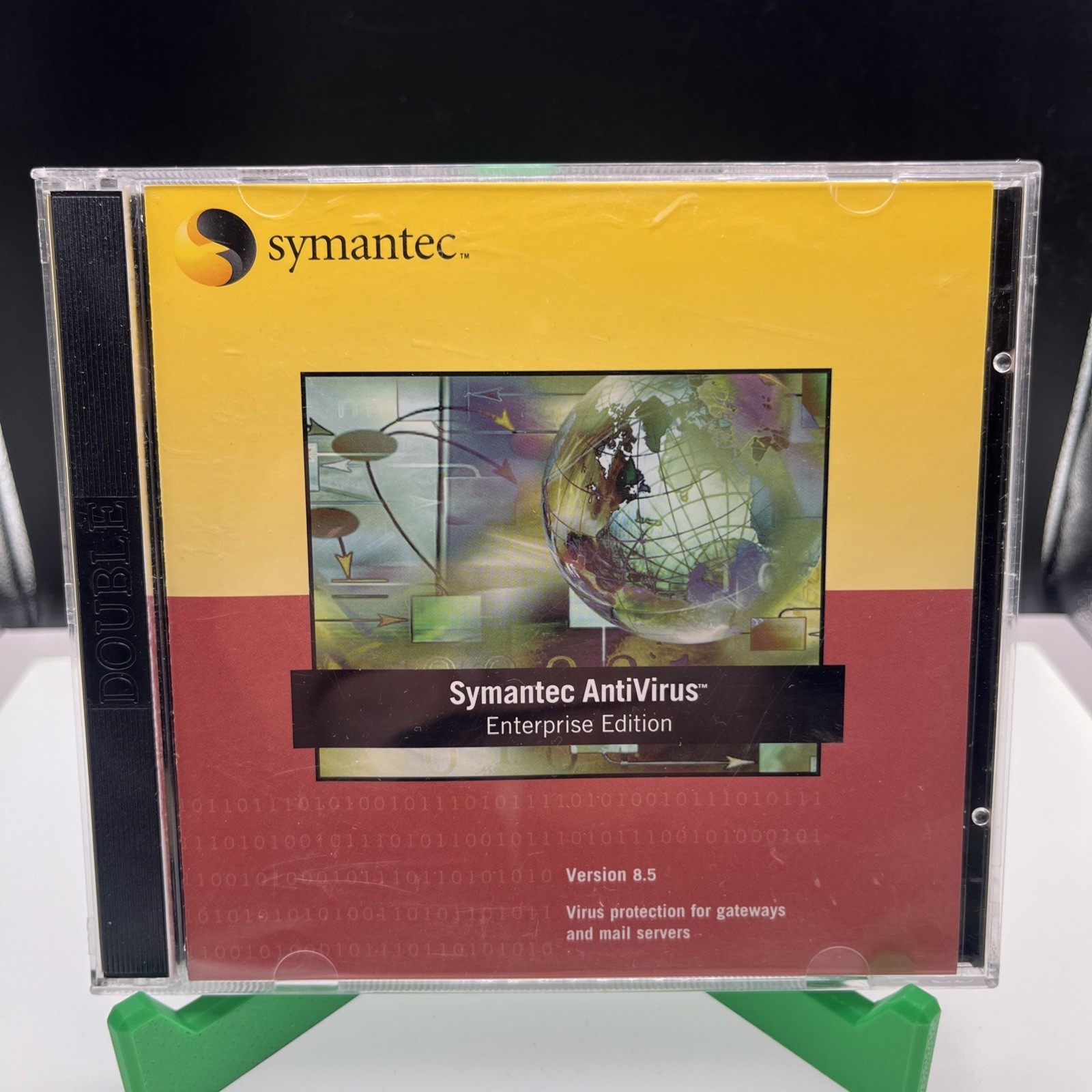 VINTAGE SOFTWARE | Symantec AntiVirus Enterprise Edition Version 8.1 (2 CD'S)