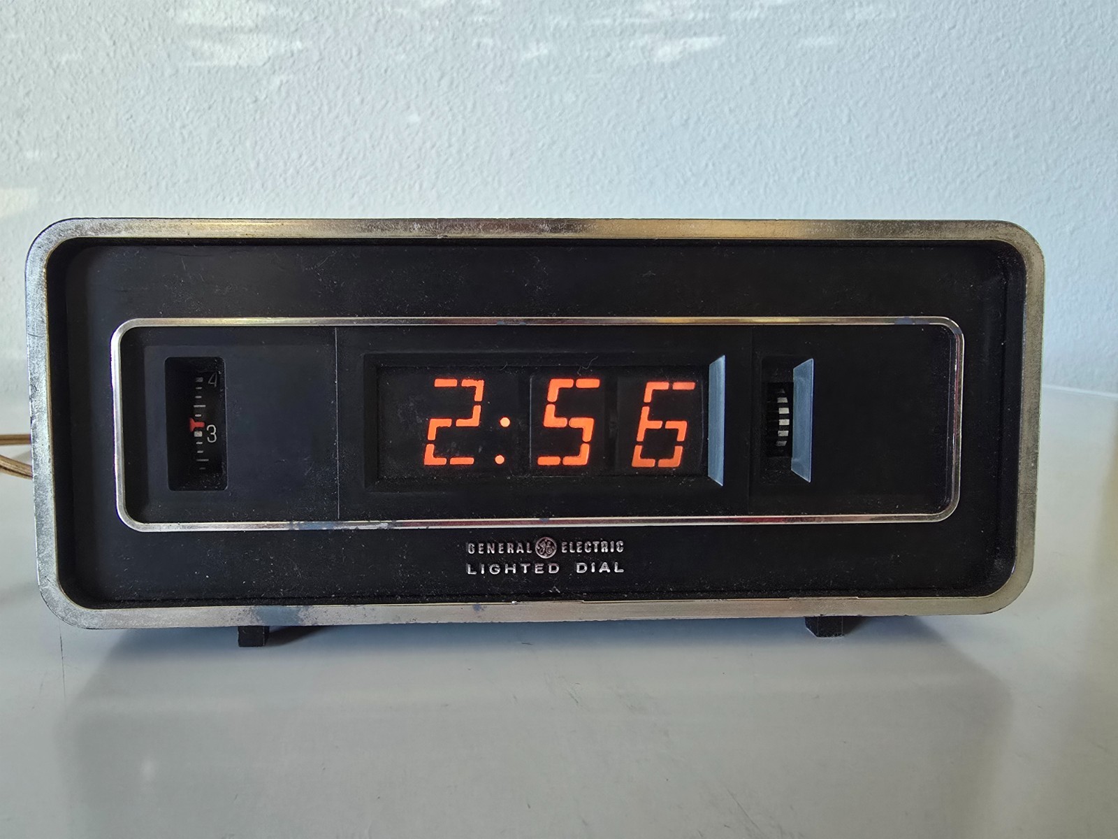 Vintage General Electric GE Lighted Dial Flip Digital Alarm Clock 1970's Retro