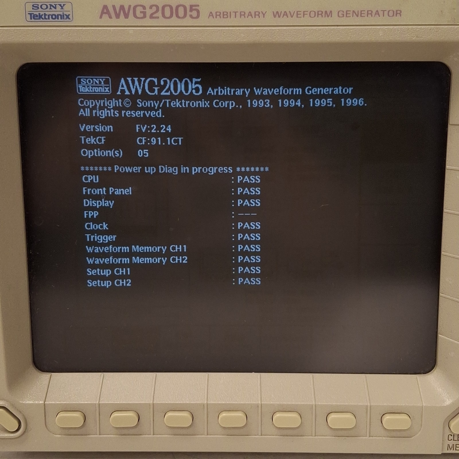 Tektronix AWG2005 Arbitrary Waveform Generator, 0.01Hz-20MHz, 12-bit *Screen*
