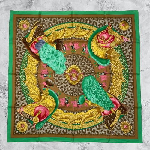 HERMES Carre 90 CASQUES et PLUMETS Silk Scarf Green W 90cm Japan [Used]
