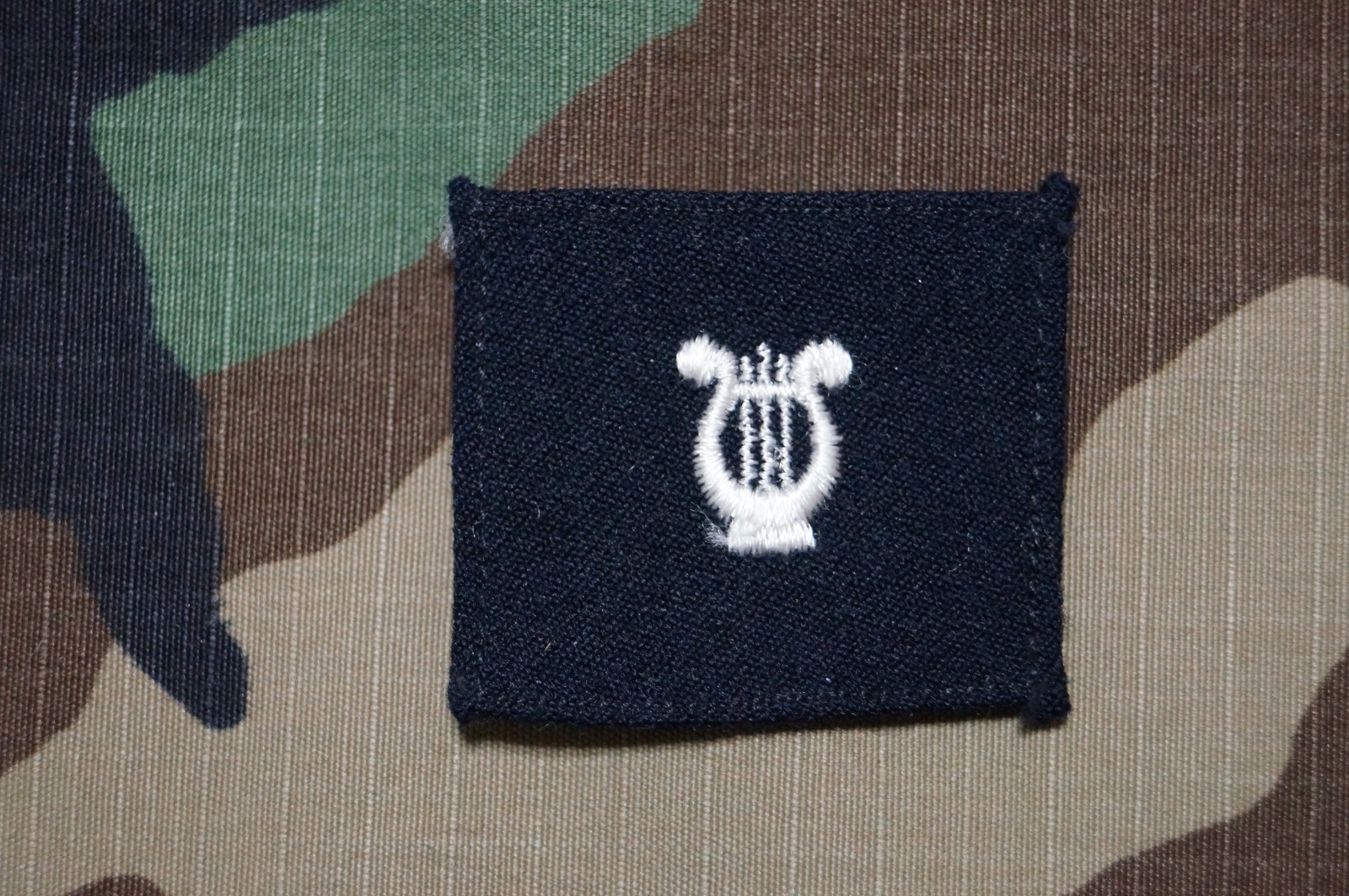 Vintage Military Patch Striker (MU) US Navy Jacket Tab Musician Embroidered
