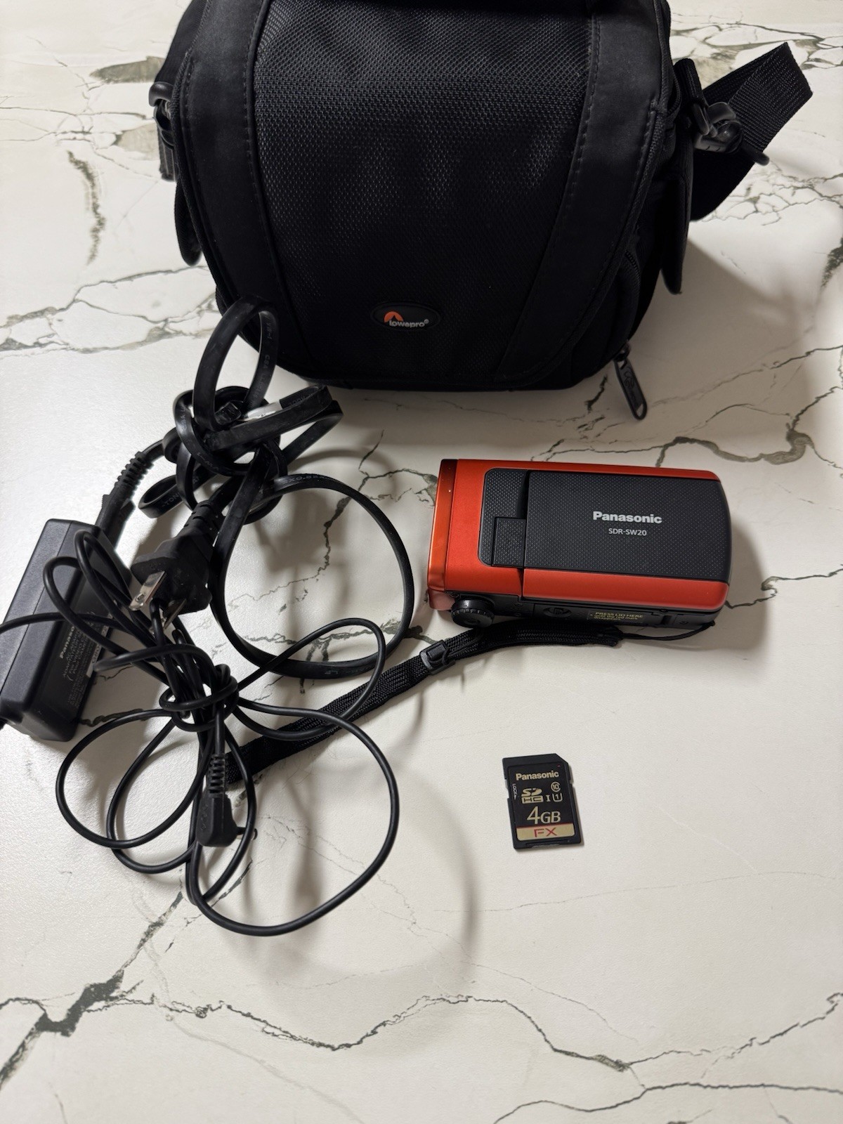 Panasonic SDR-SW20 Waterproof Underwater Camcorder w/ Charger & MemCard - TESTED