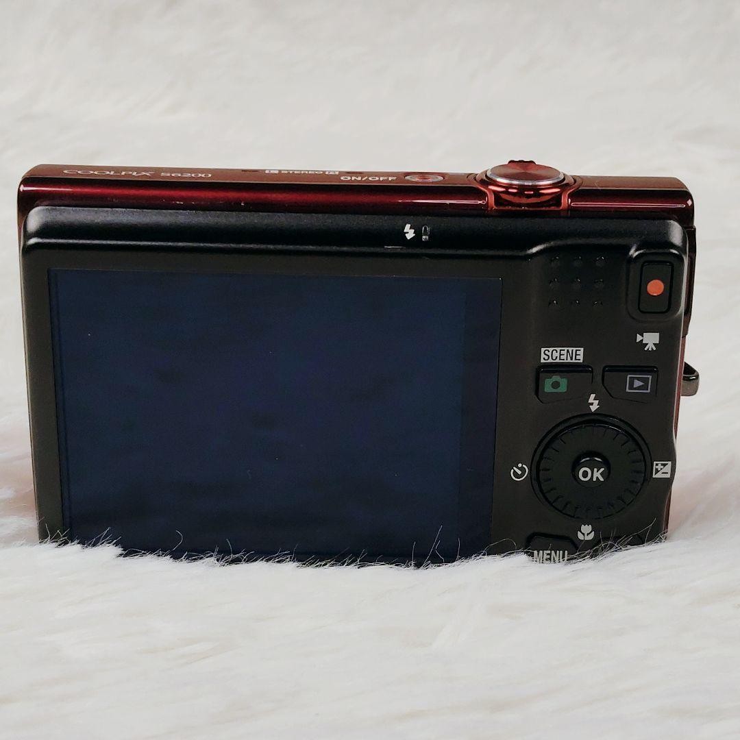 Excellent Nikon COOLPIX S6200 Brilliant Red (with Accessories)