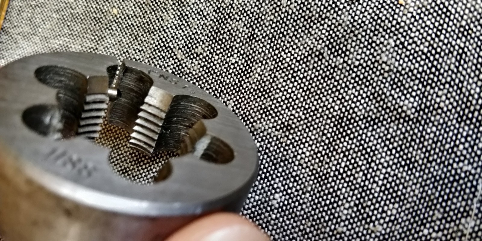 1"-14 NS Thread Die split adjustable HSS 2" diameter JAPAN