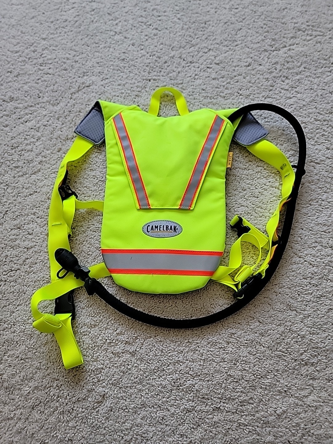 Camelbak Hiviz Yellow Adult Hydration Backpack & Bladder, 2 Lt, Great Condition
