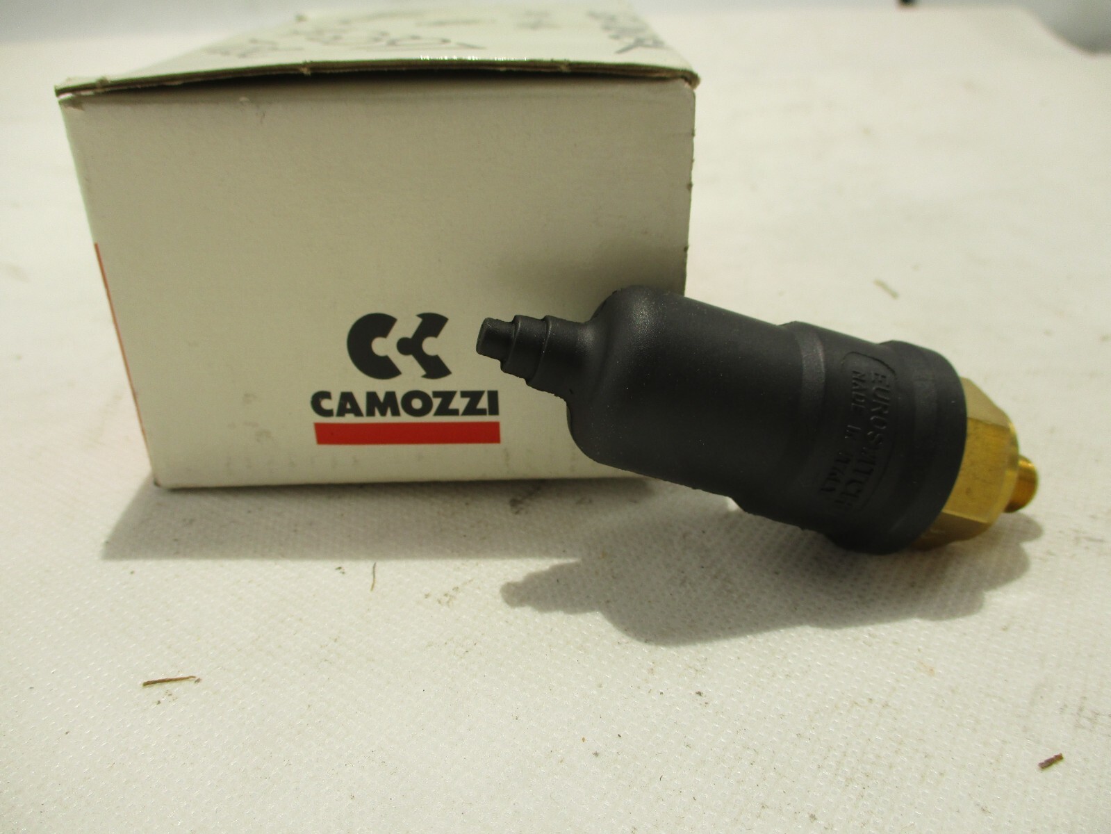 NEW CAMOZZI PM11-NA PRESSURE SWITCH