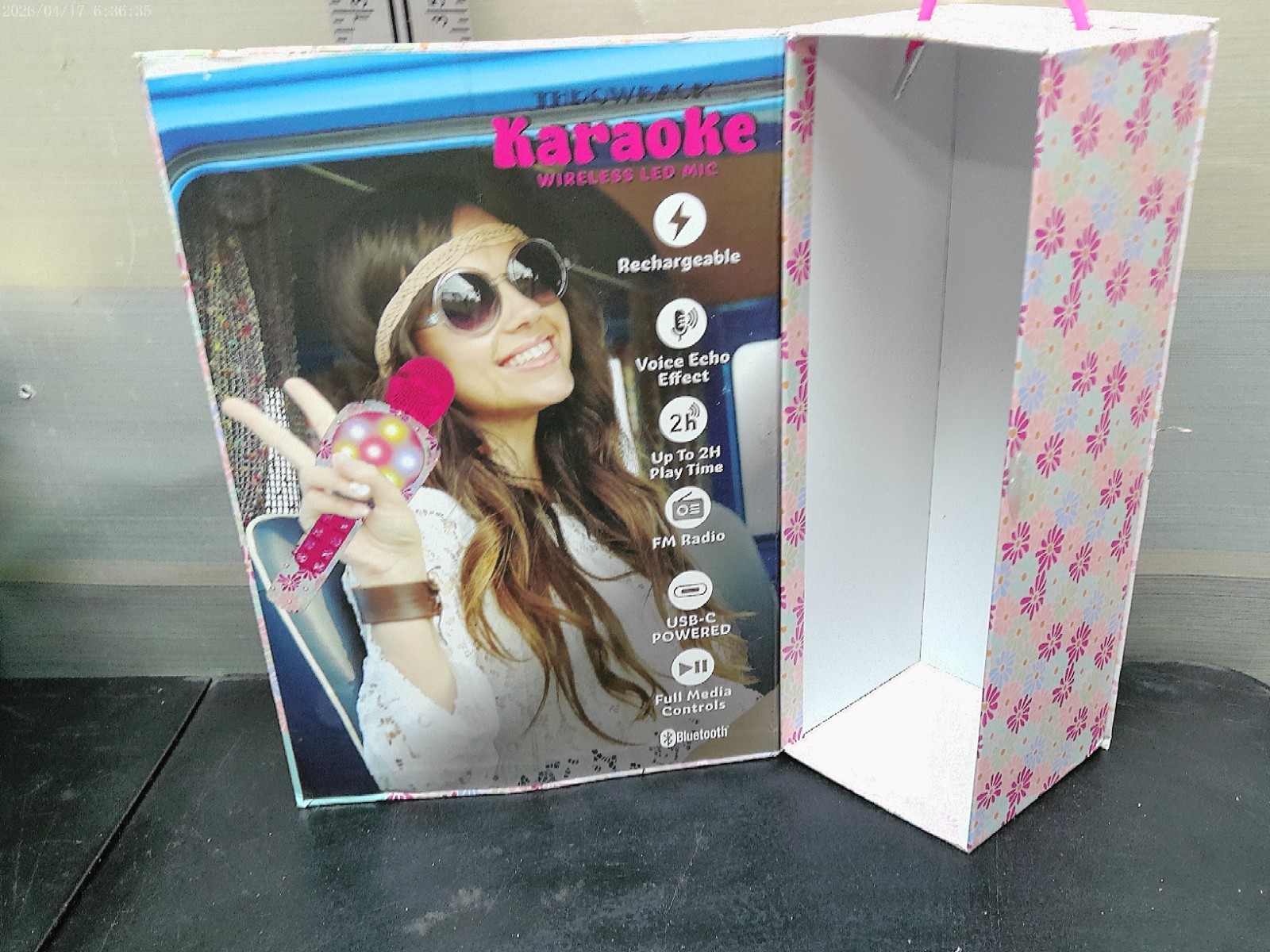 Pink Karaoke Microphone Wireless And Bluetooth With LED Lightning