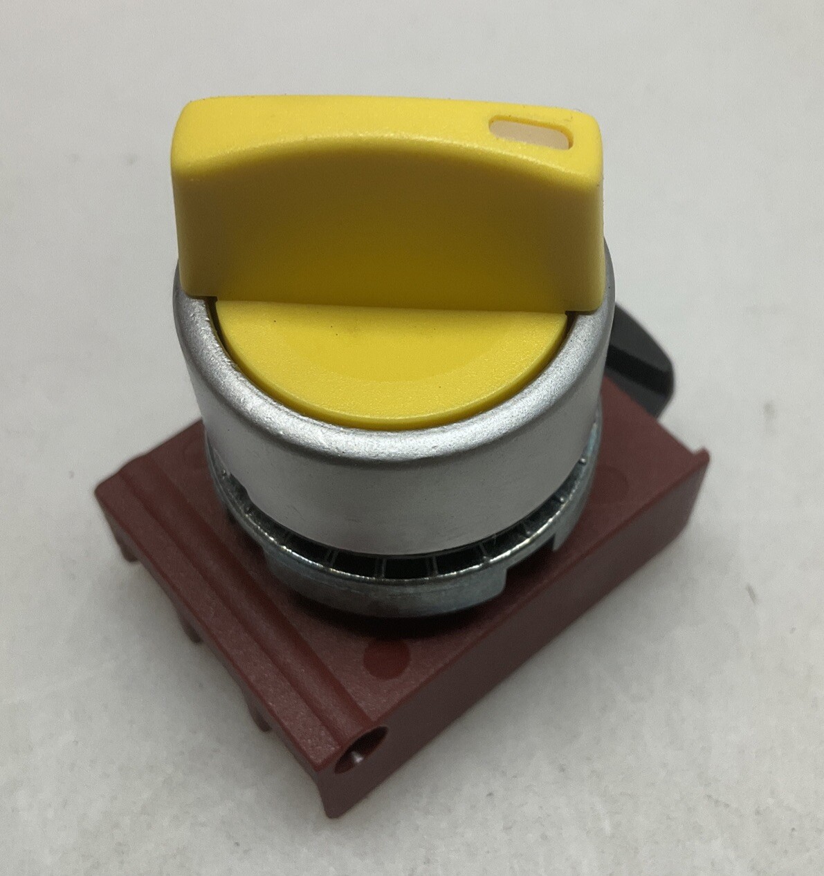 General Electric P9MSMD0G C-2000 Knob Selector Switch Satin Chrome Body Yellow