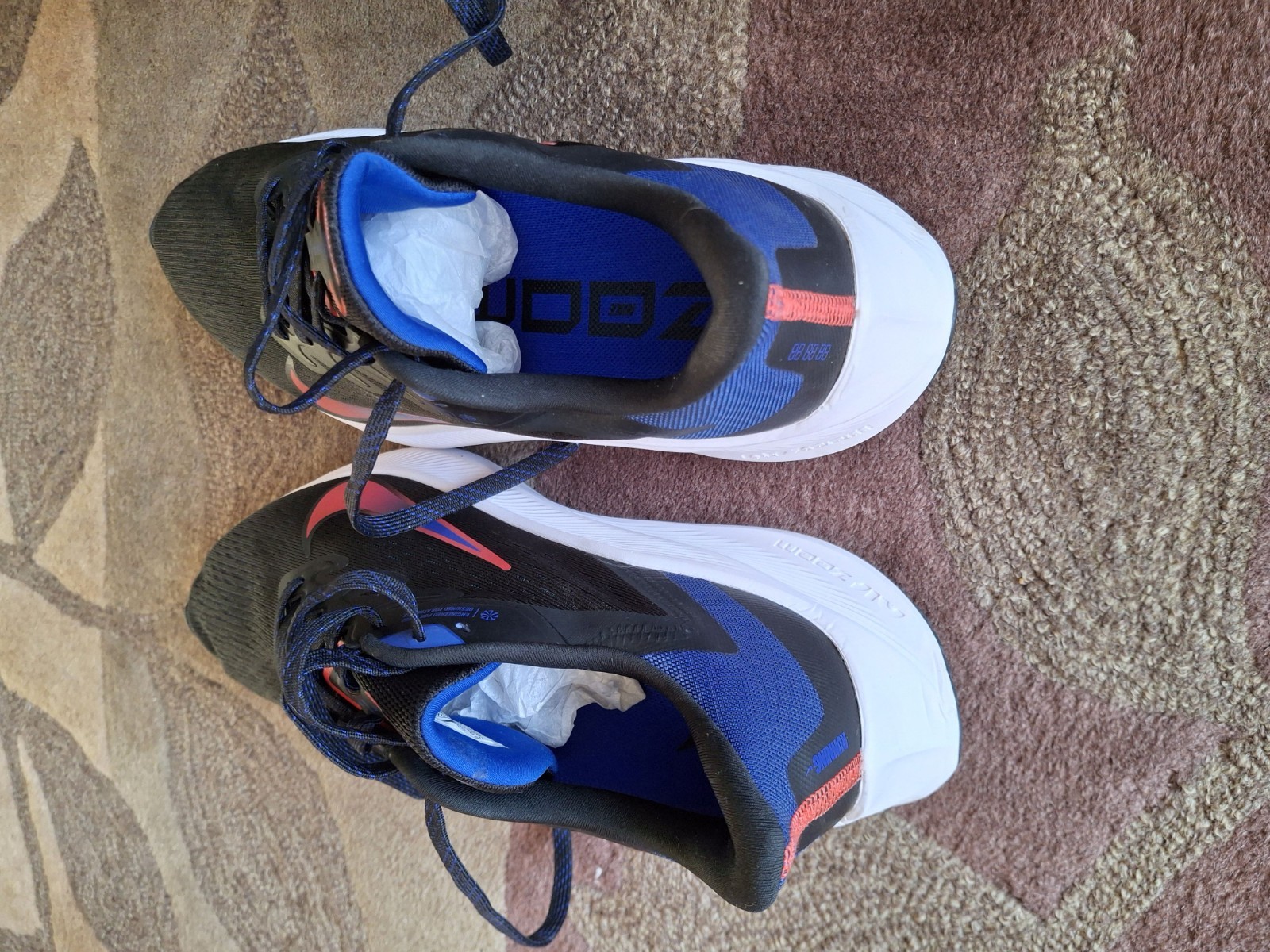 Nike Zoom Winflo 9.5 Men's sneakers - Black Chile Red Racer Blue. New w/o box