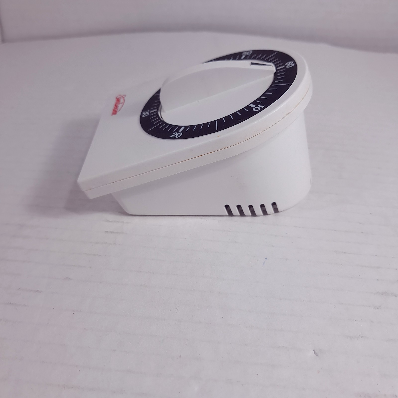 Sunbeam 60 minute kitchen egg timer mechanical white plastic 90353 black dial