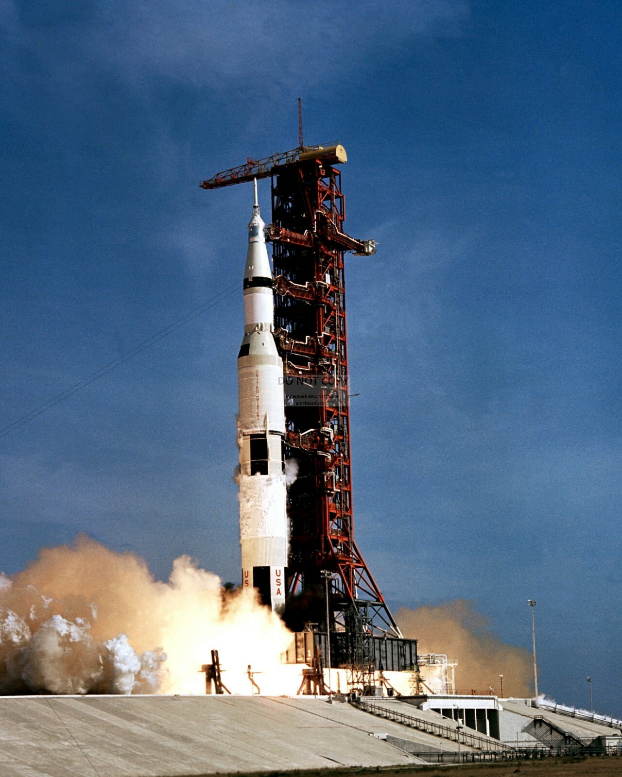 LIFT-OFF OF APOLLO 11 ARMSTRONG ALDRIN COLLINS - 8X10 NASA PHOTO (BB-001)