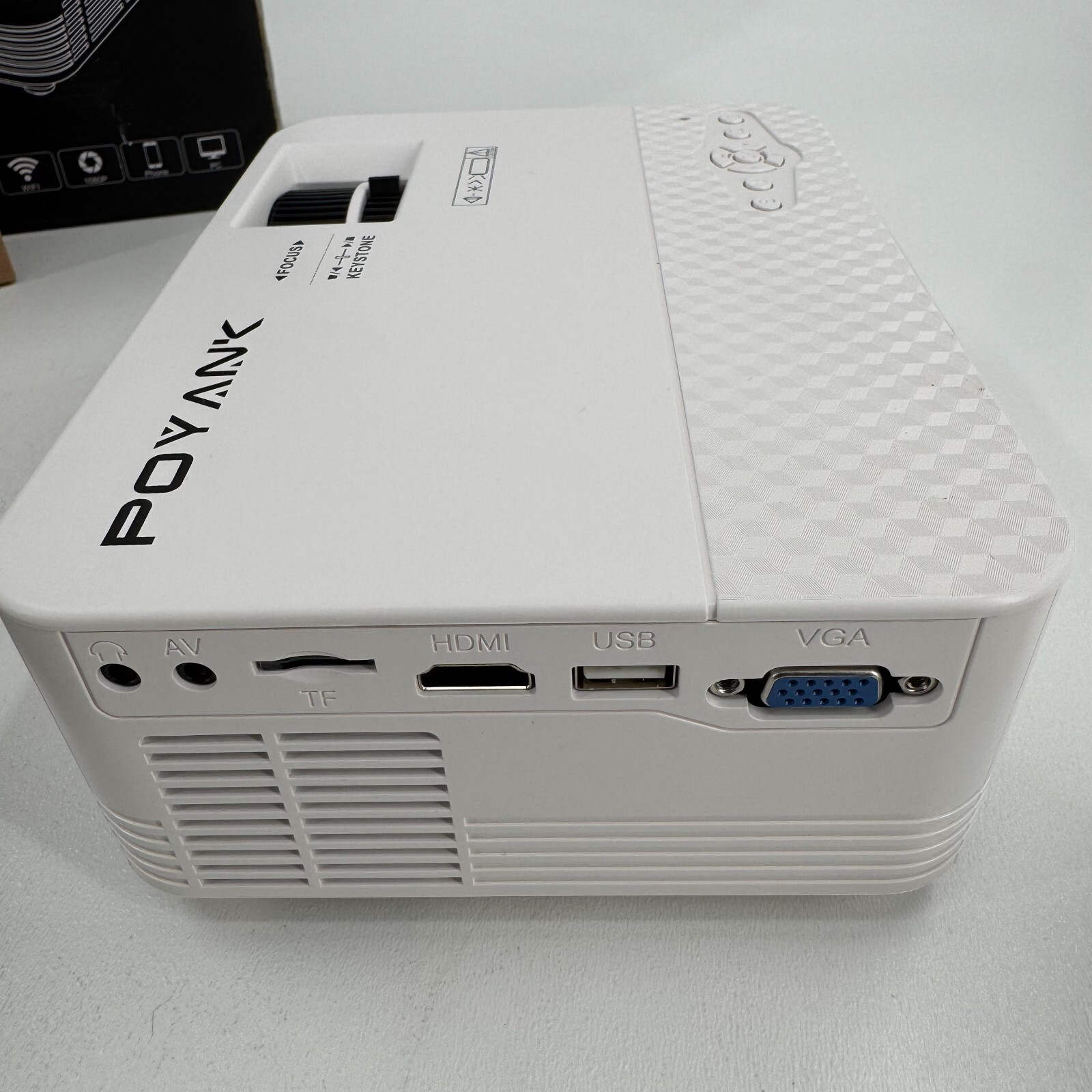 Poyank Model TP-01 White Wireless Mini Projector with Remote - NEW OPEN BOX