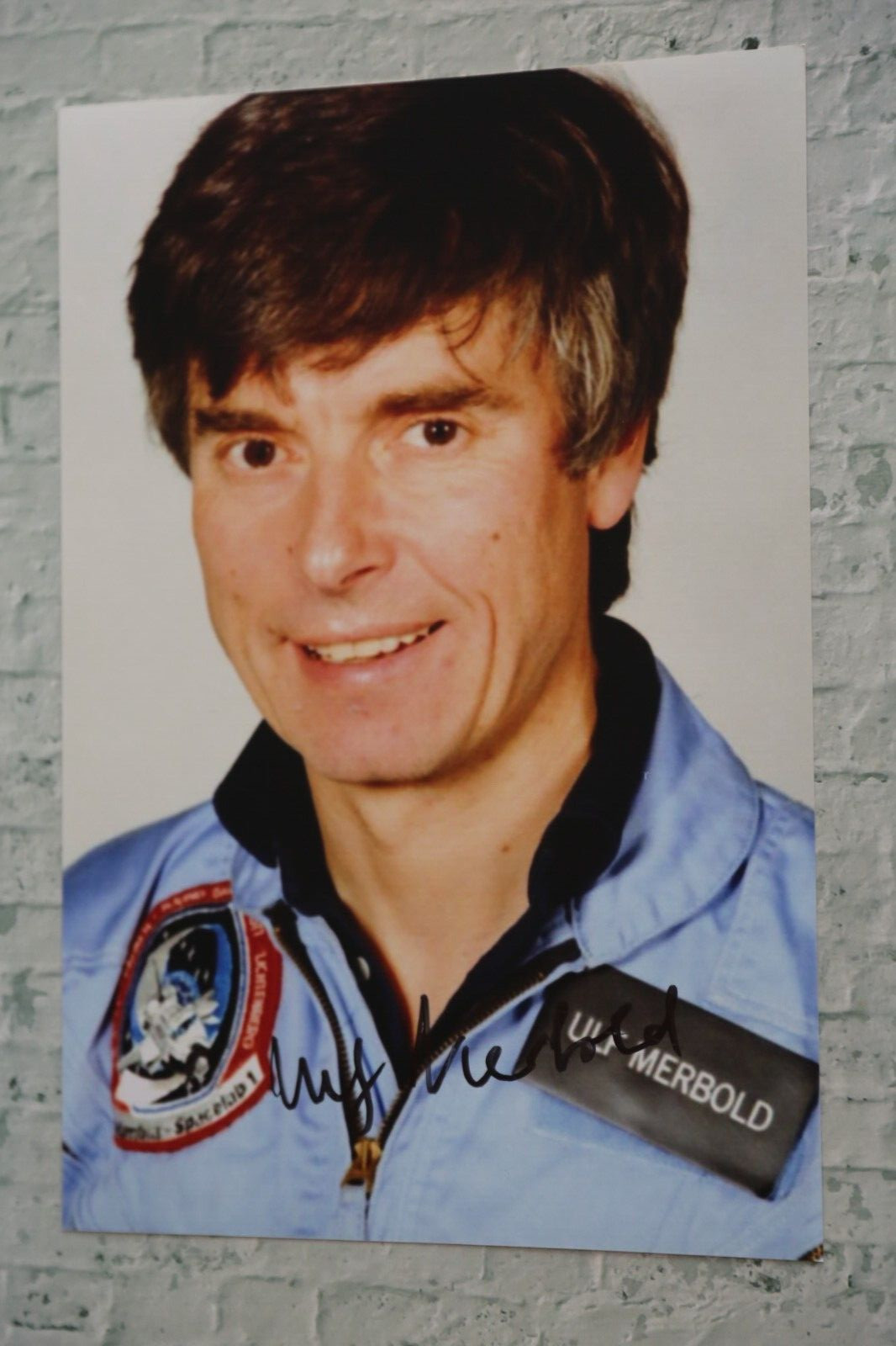 ORIGINAL autograph by Ulf Merbold. pers. collected. 100% GENUINE. LARGE PHOTO