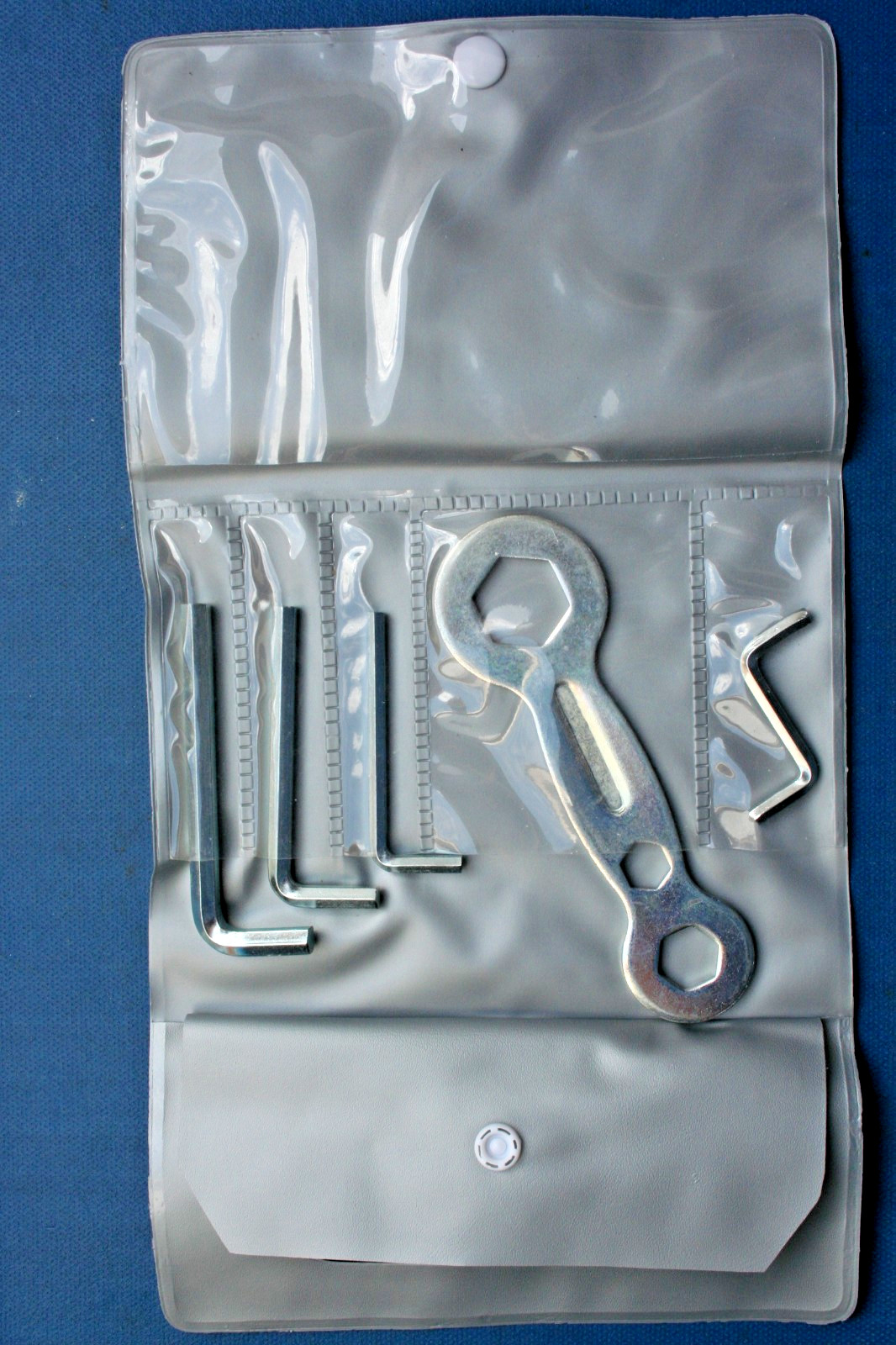 Bicycle Tool Multi Tool, Mounting Bag, Repair Kit Kit