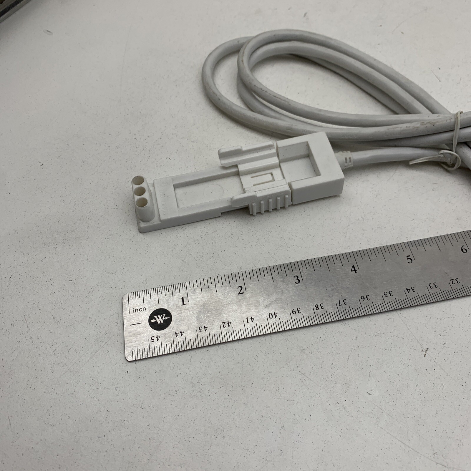 3 Prong Slide Lock Undercabinet Lighting Electrical Connector