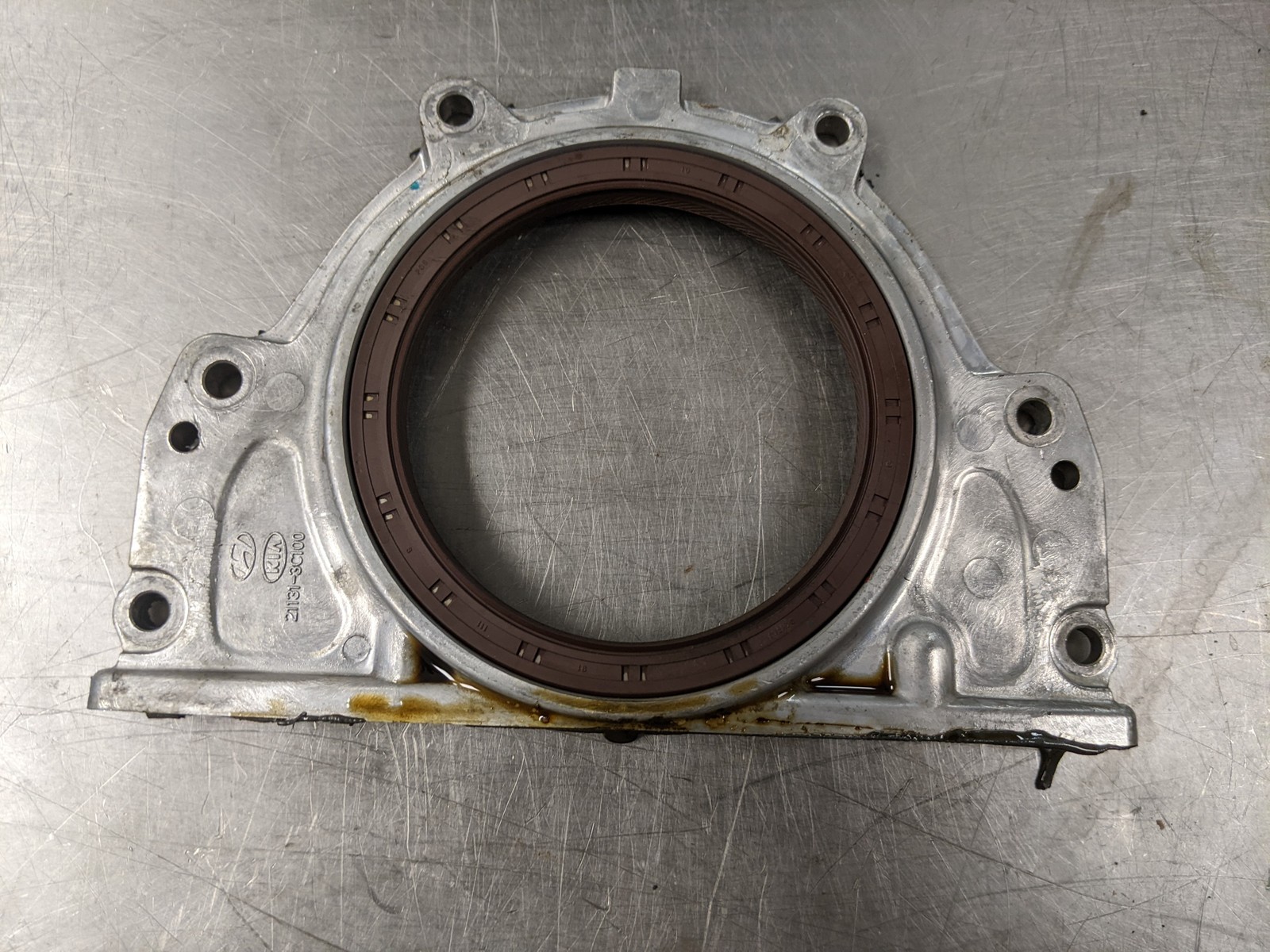 Rear Oil Seal Housing For 07-09 Hyundai Santa Fe  3.3 211313C100