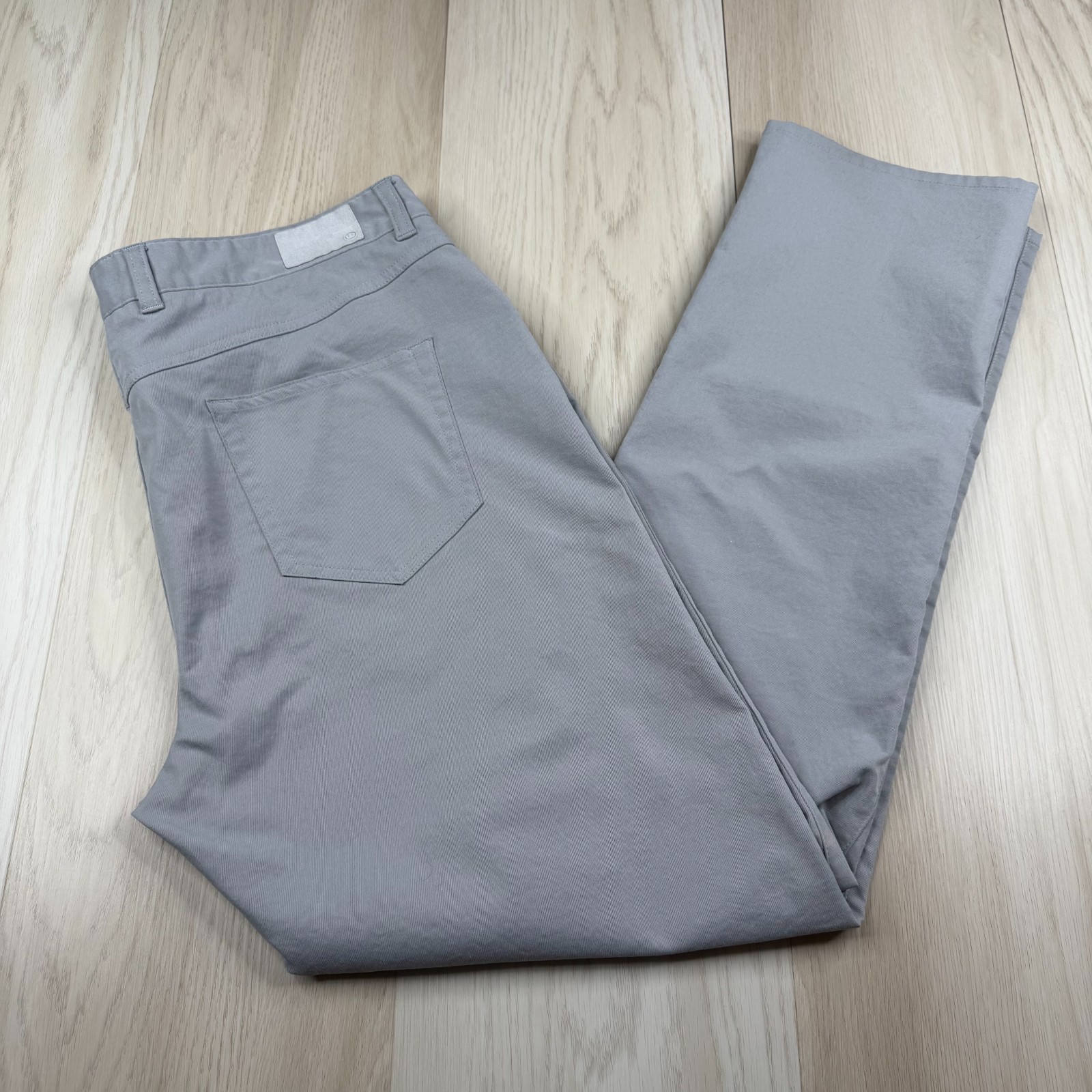 Peter Millar Mens Gray Flat Front Performance Golf Straight Leg Pants Size 38/32