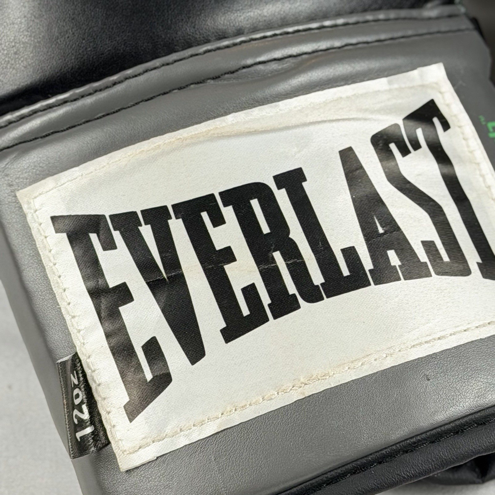 Everlast EverFresh 12 oz Boxing Training Gloves Black Gray Pair Hook Loop