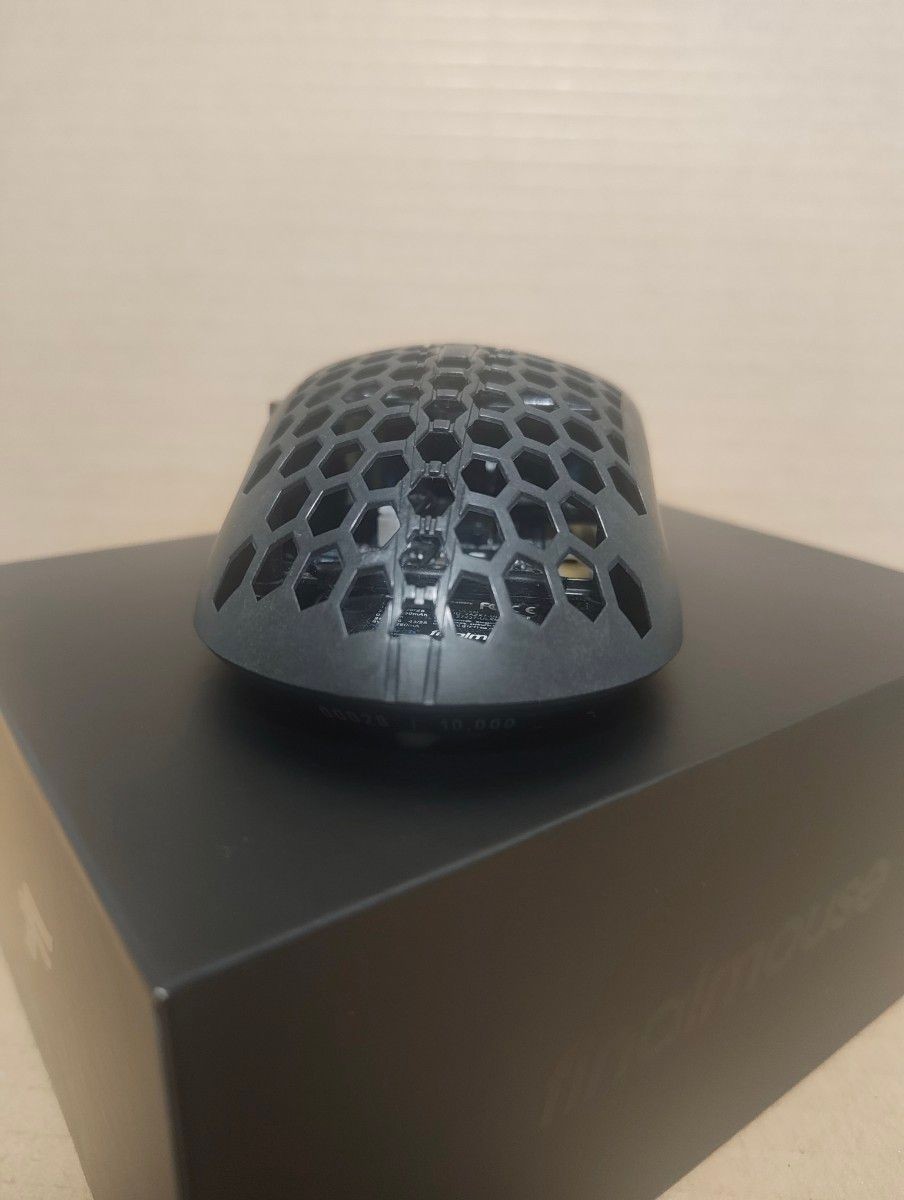 Finalmouse UltralightX Competition Raw Carbon Wireless Gaming Mouse Medium Size