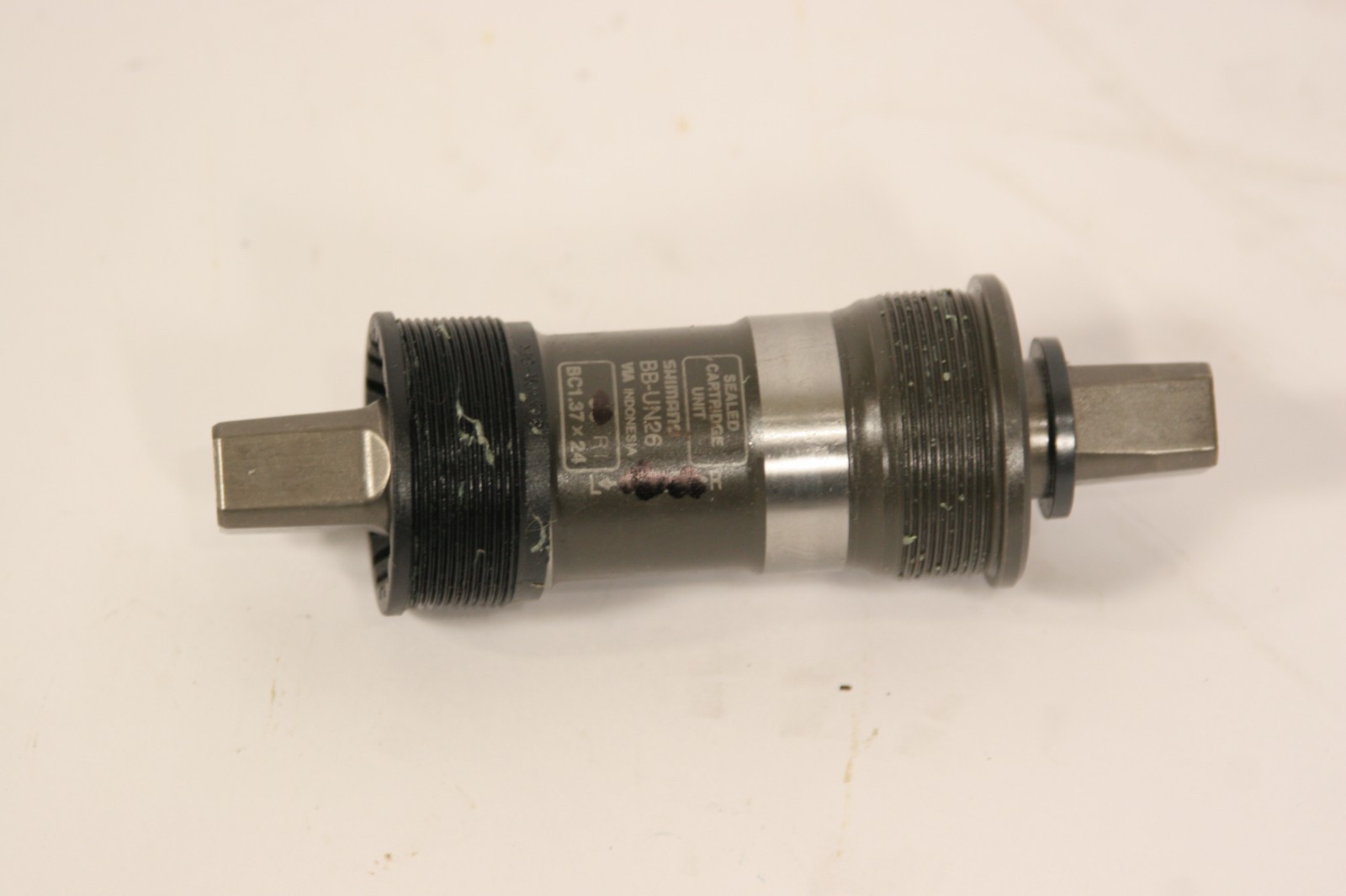 Shimano BB-UN25 68x117.5mm Square Taper English Bottom Bracket SH6817