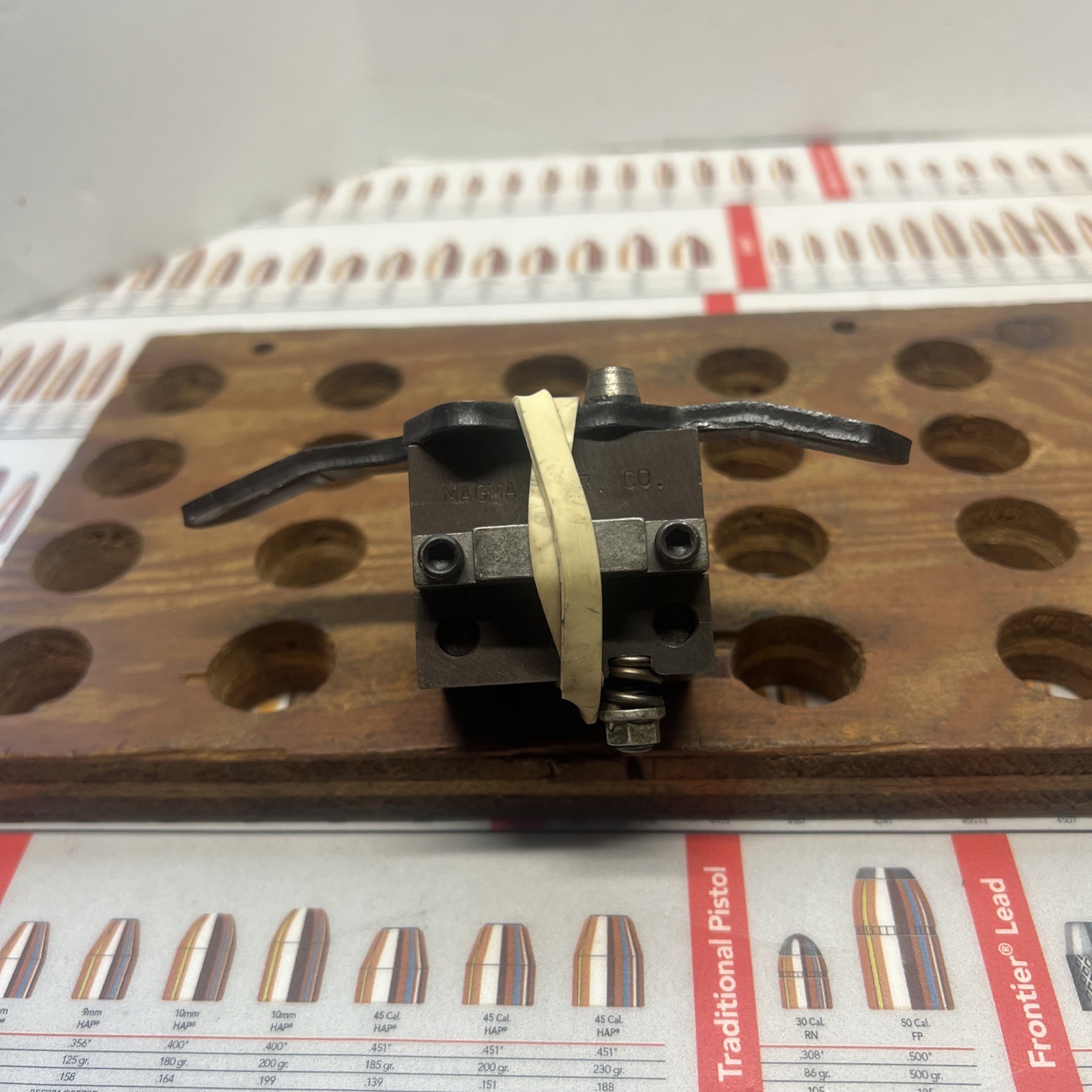 MAGMA ENGINEERING BULLET MOLD , 45 -70/405/TGG/RNF