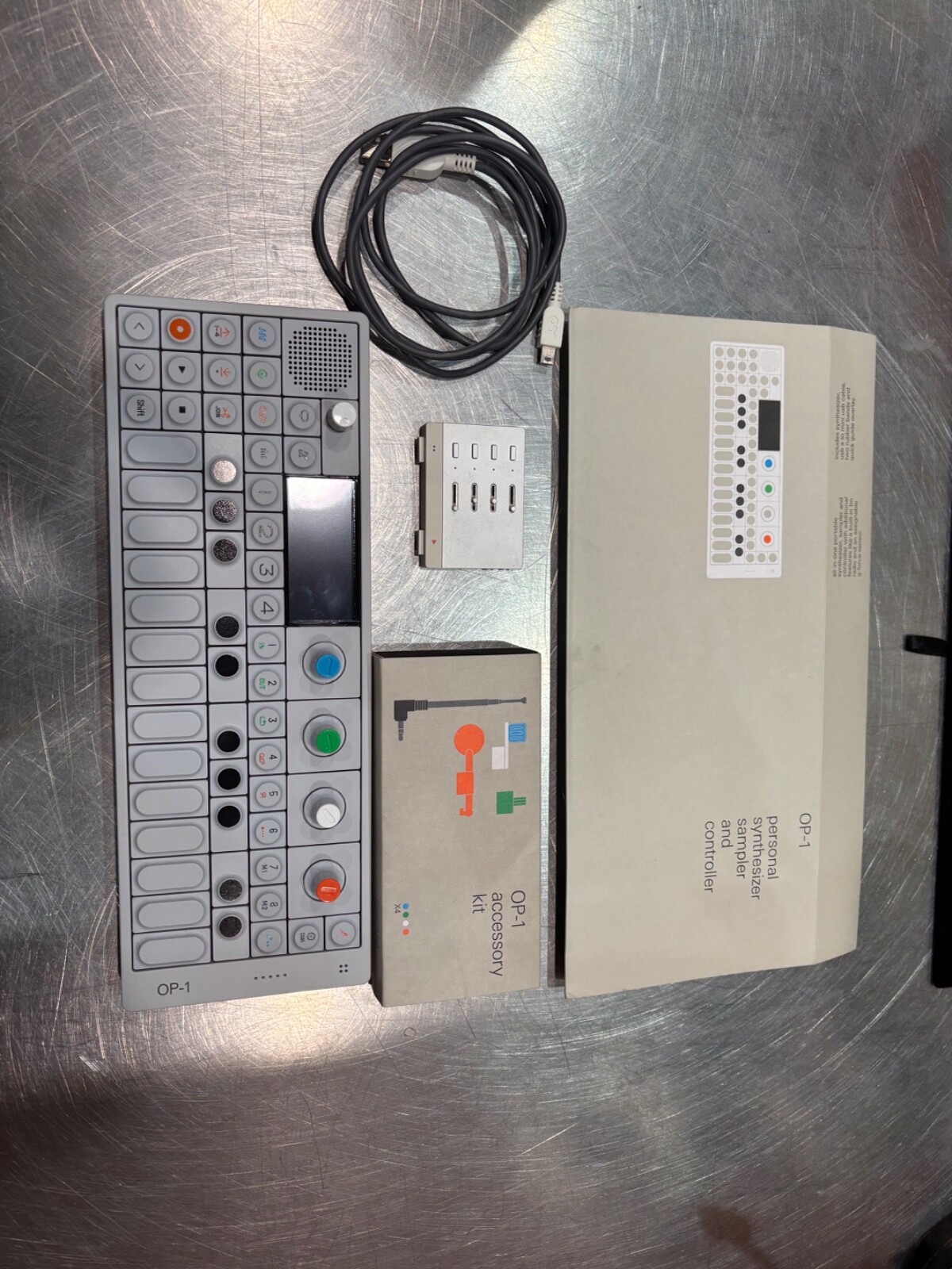 OP-1 personal sythemsiser