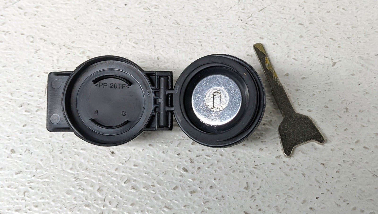 JL34-1522050-BD OEM Ford F150 Spare Tire Carrier Lock Kit