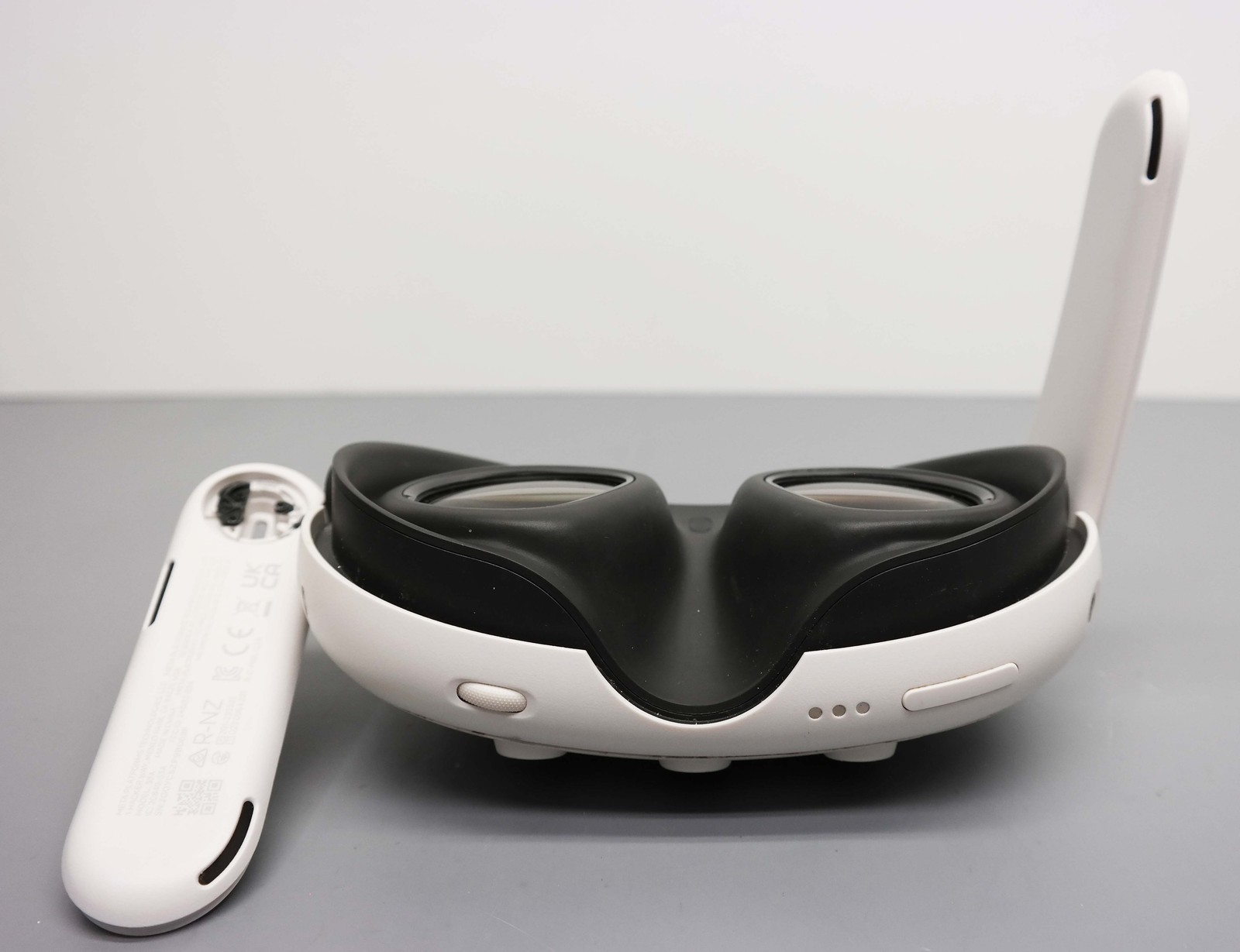 Meta Quest 3 512GB VR Headset ISSUE