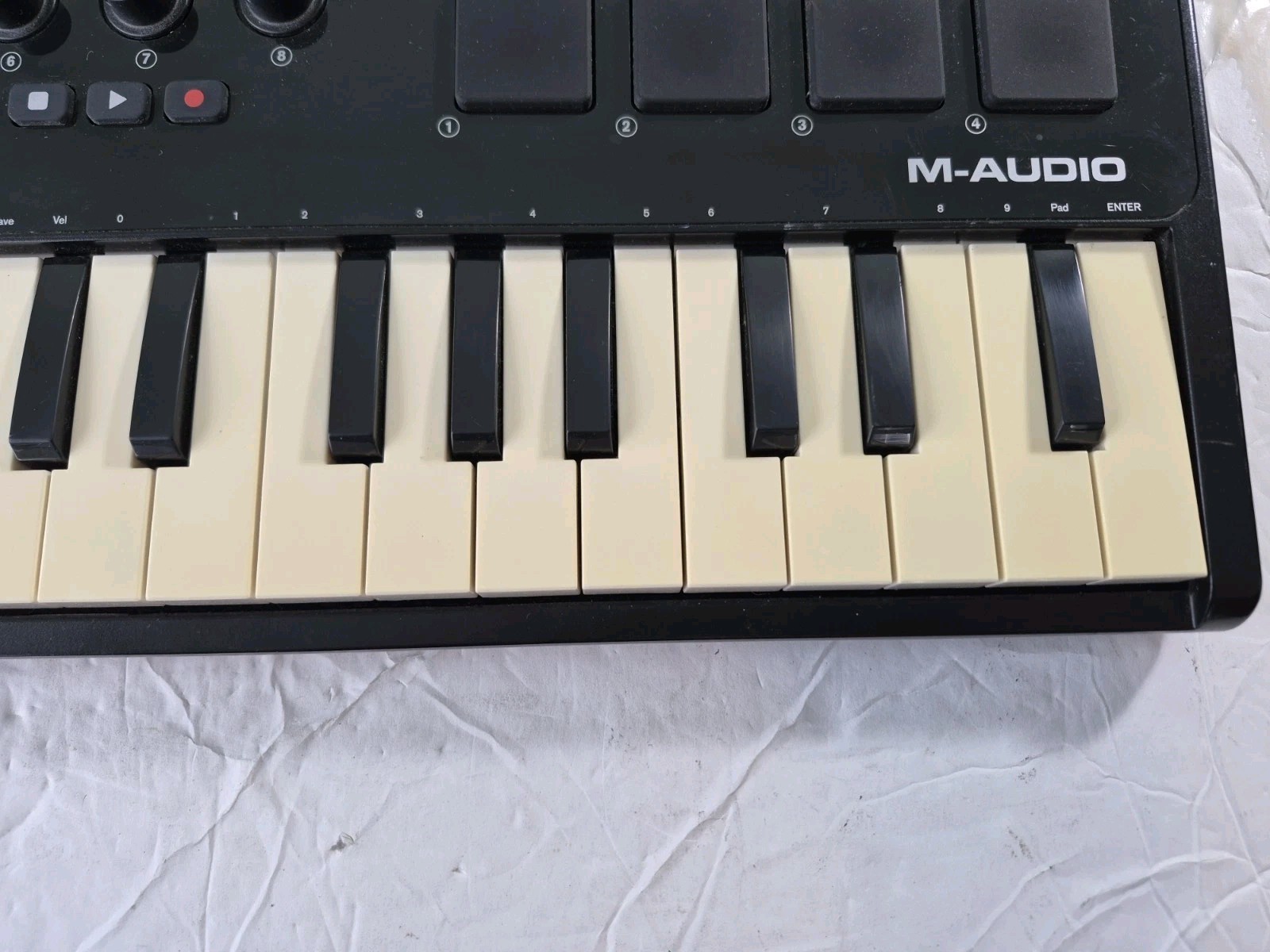 M-Audio Axiom Air Mini 32 USB Midi Controller (No USB Mini-B Cable)